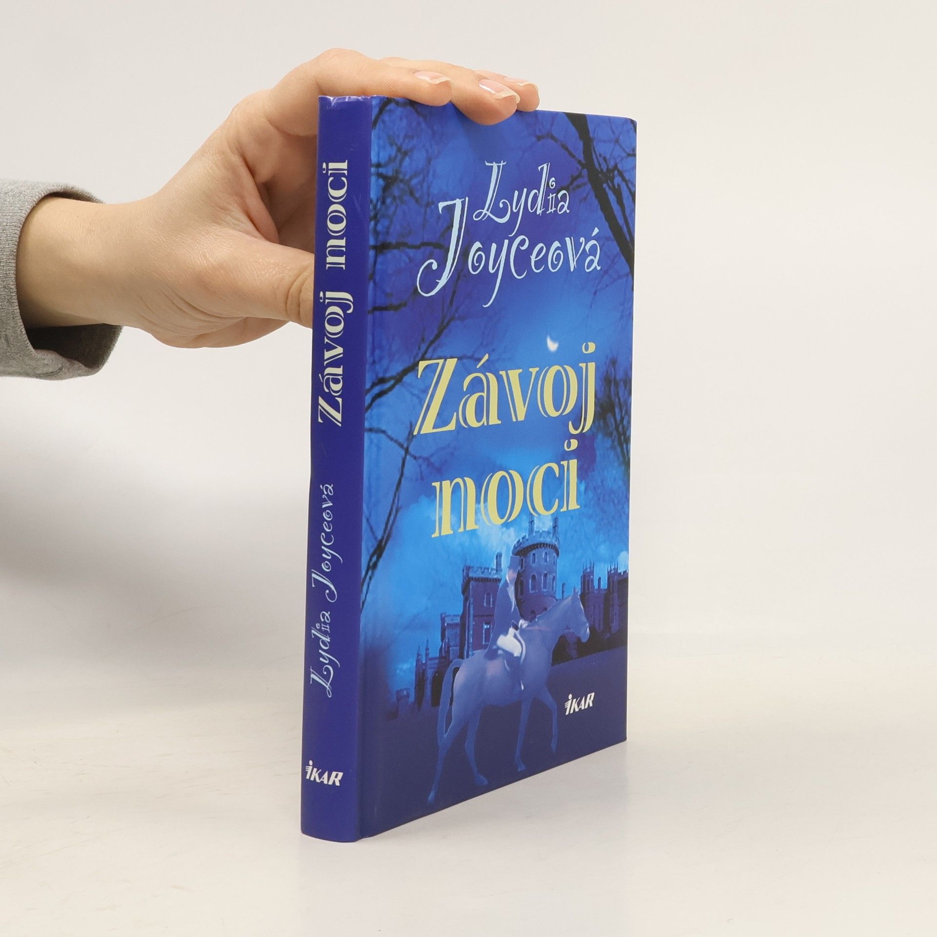 Lydia Joyce Závoj noci