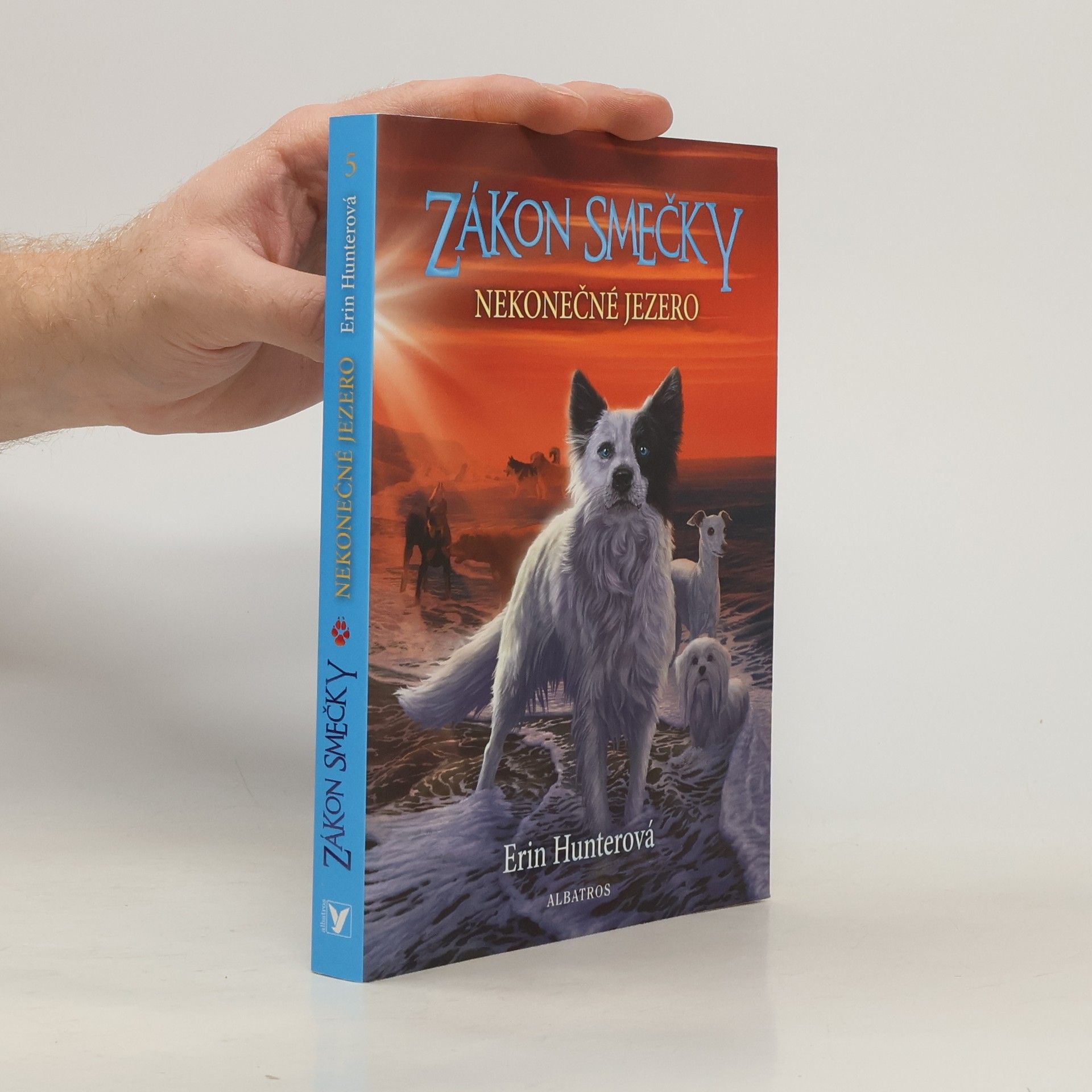 Erin Hunter Nekonečné jezero. Zákon smečky