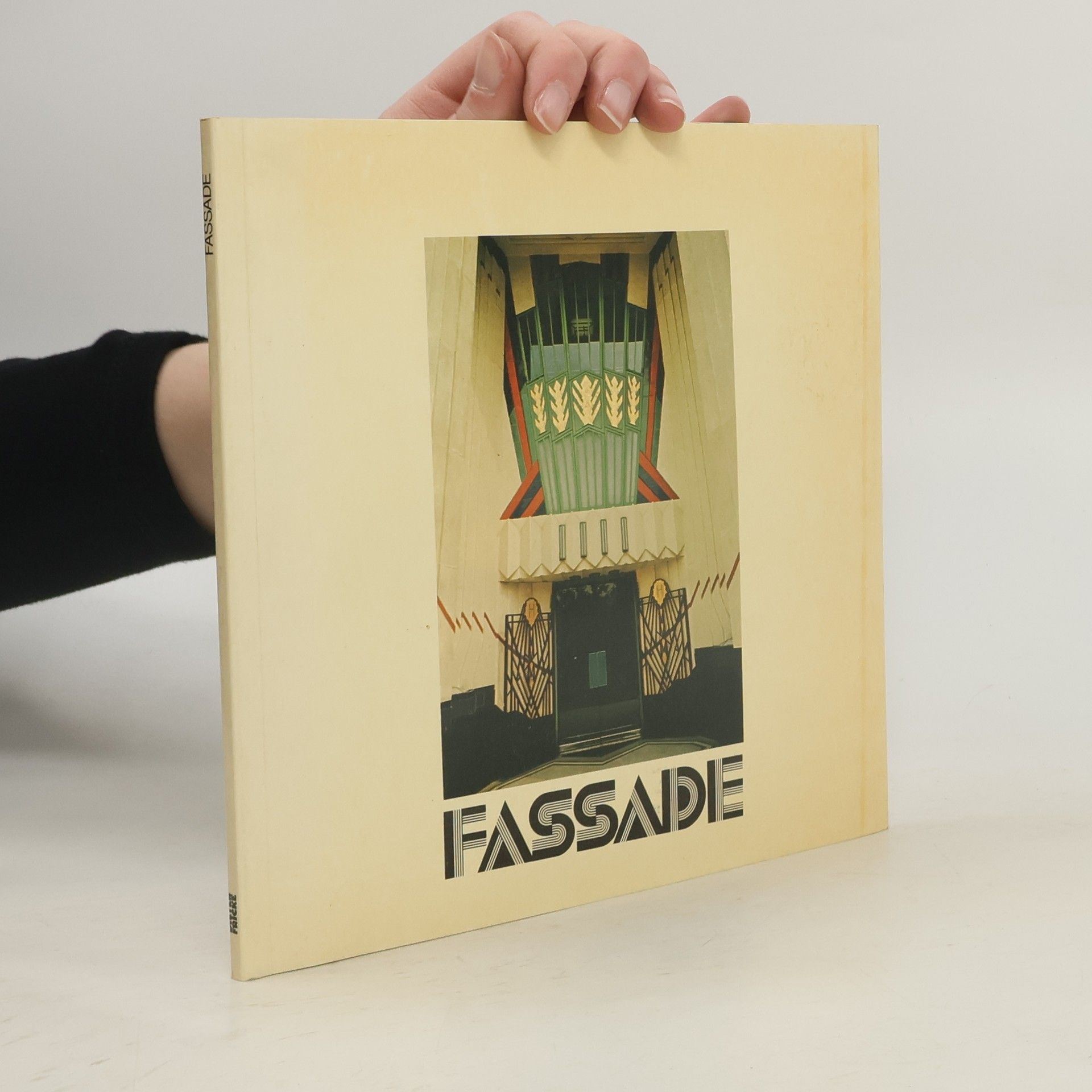 Tony Mackertich Fassade