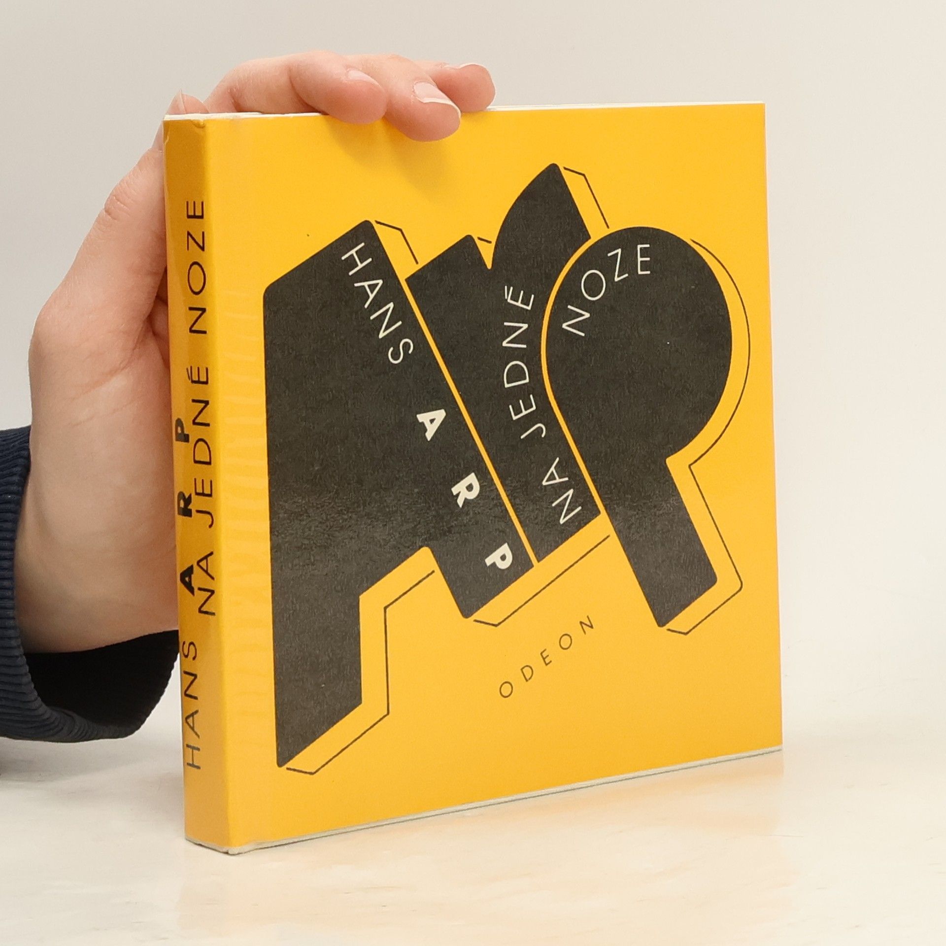 Hans Arp Na jedné noze