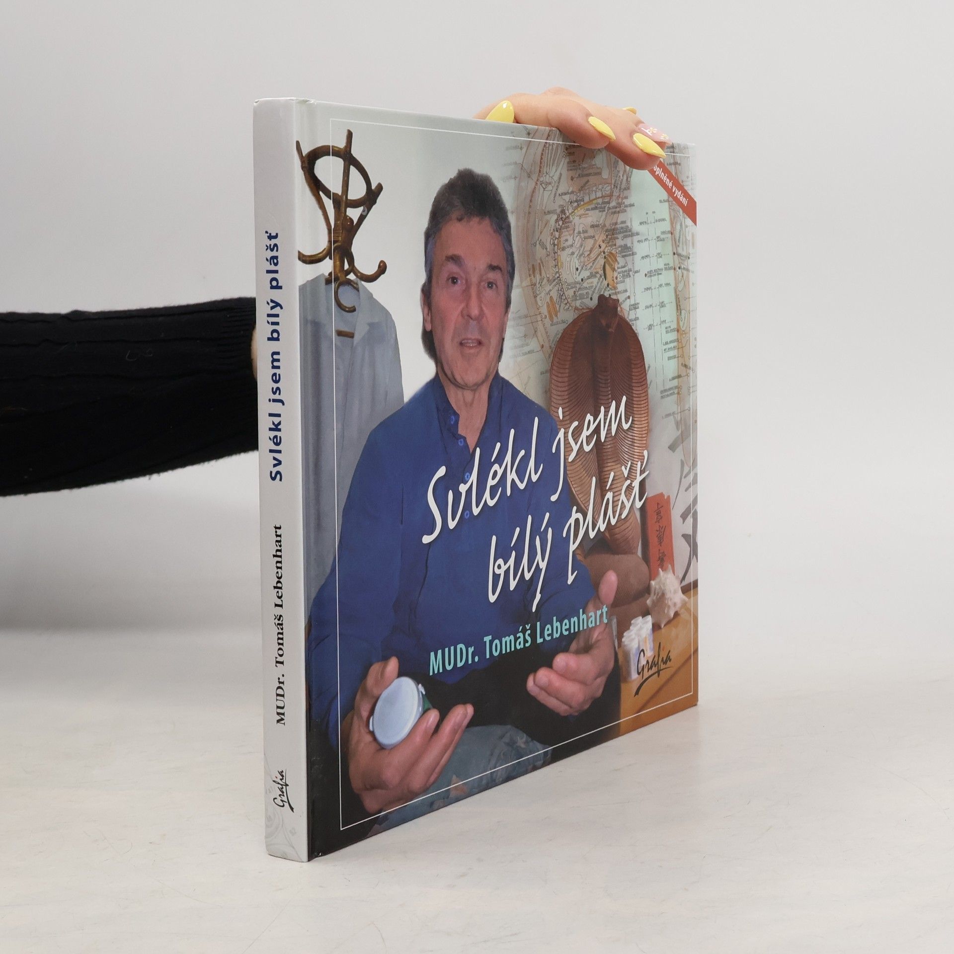 Svlékl jsem bílý plášť