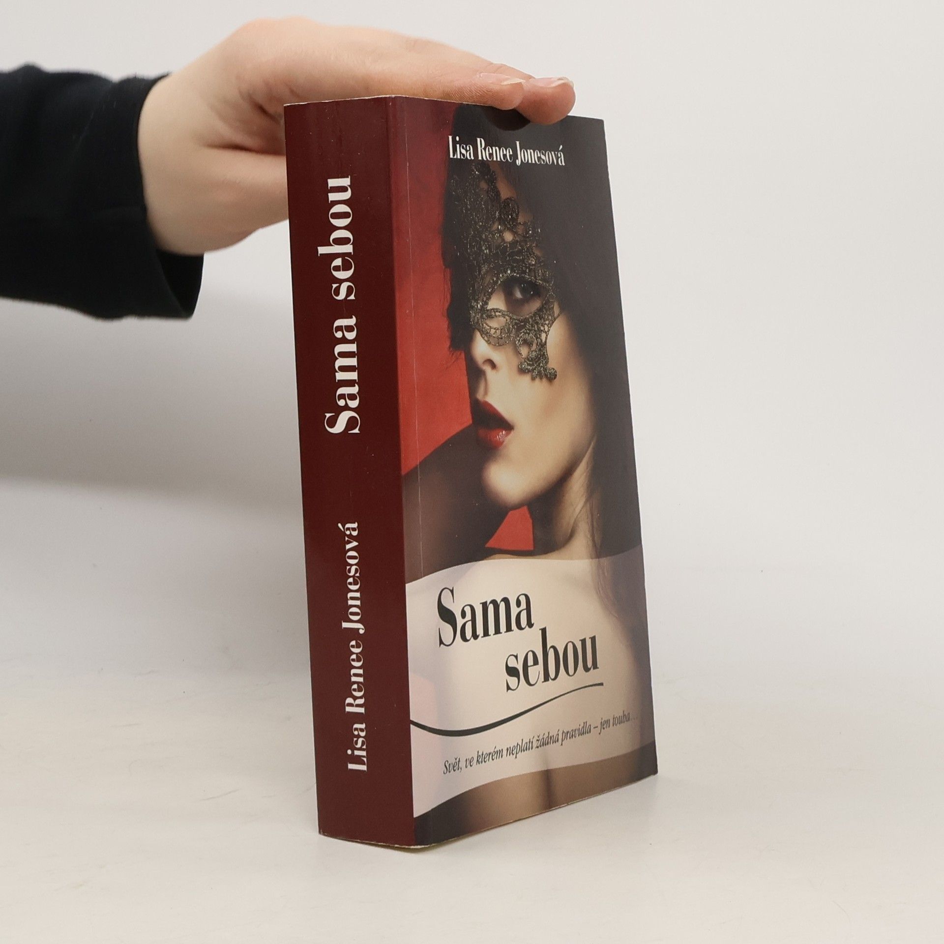 Lisa Renee Jones Sama sebou