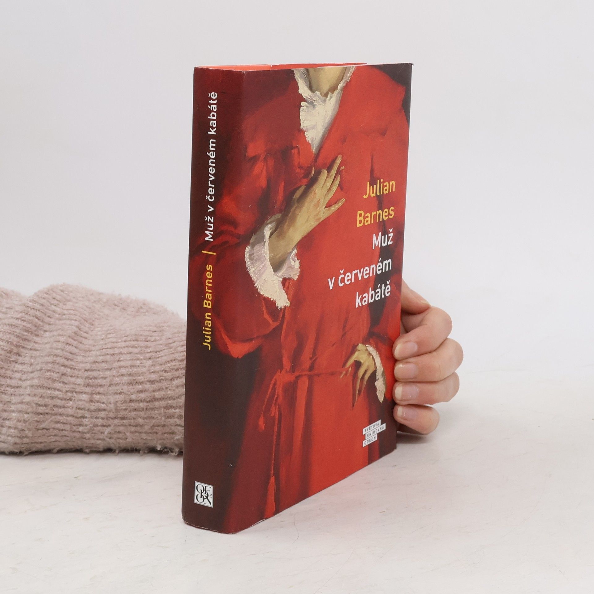 Julian Barnes Muž v červeném kabátě