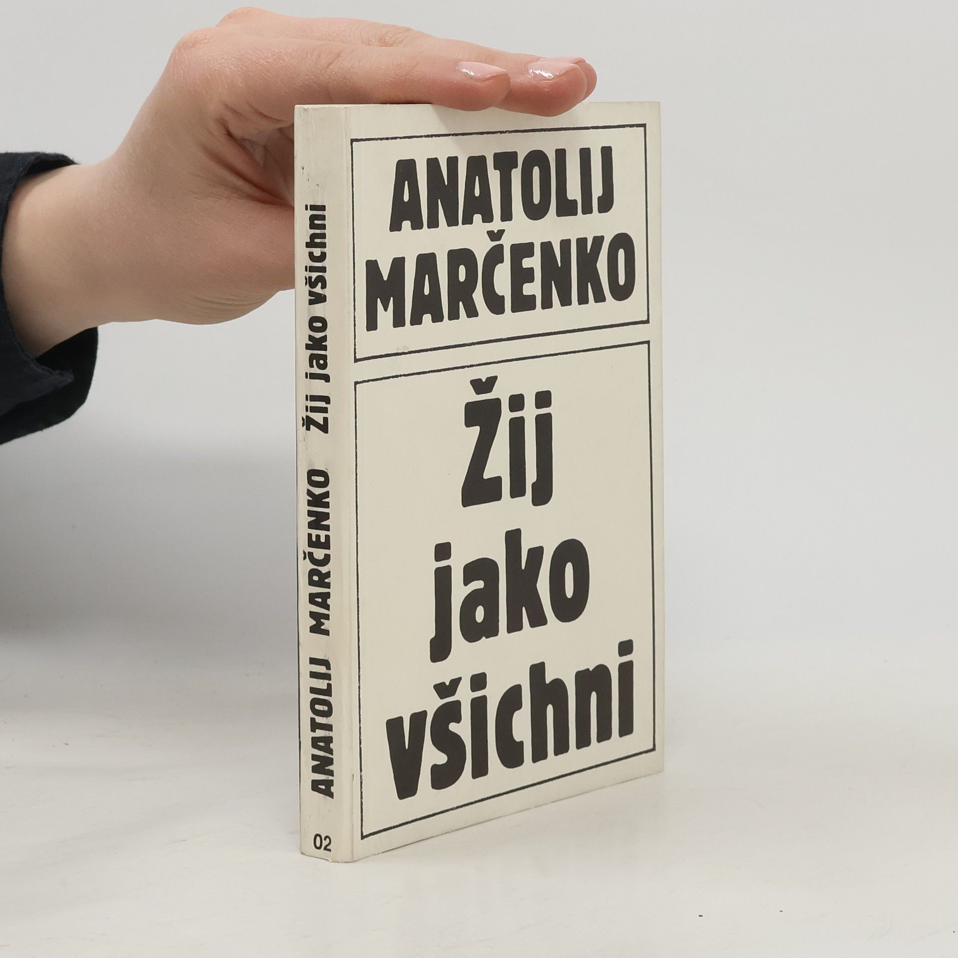 Anatoli Tichonowitsch Martschenko Žij jako všichni