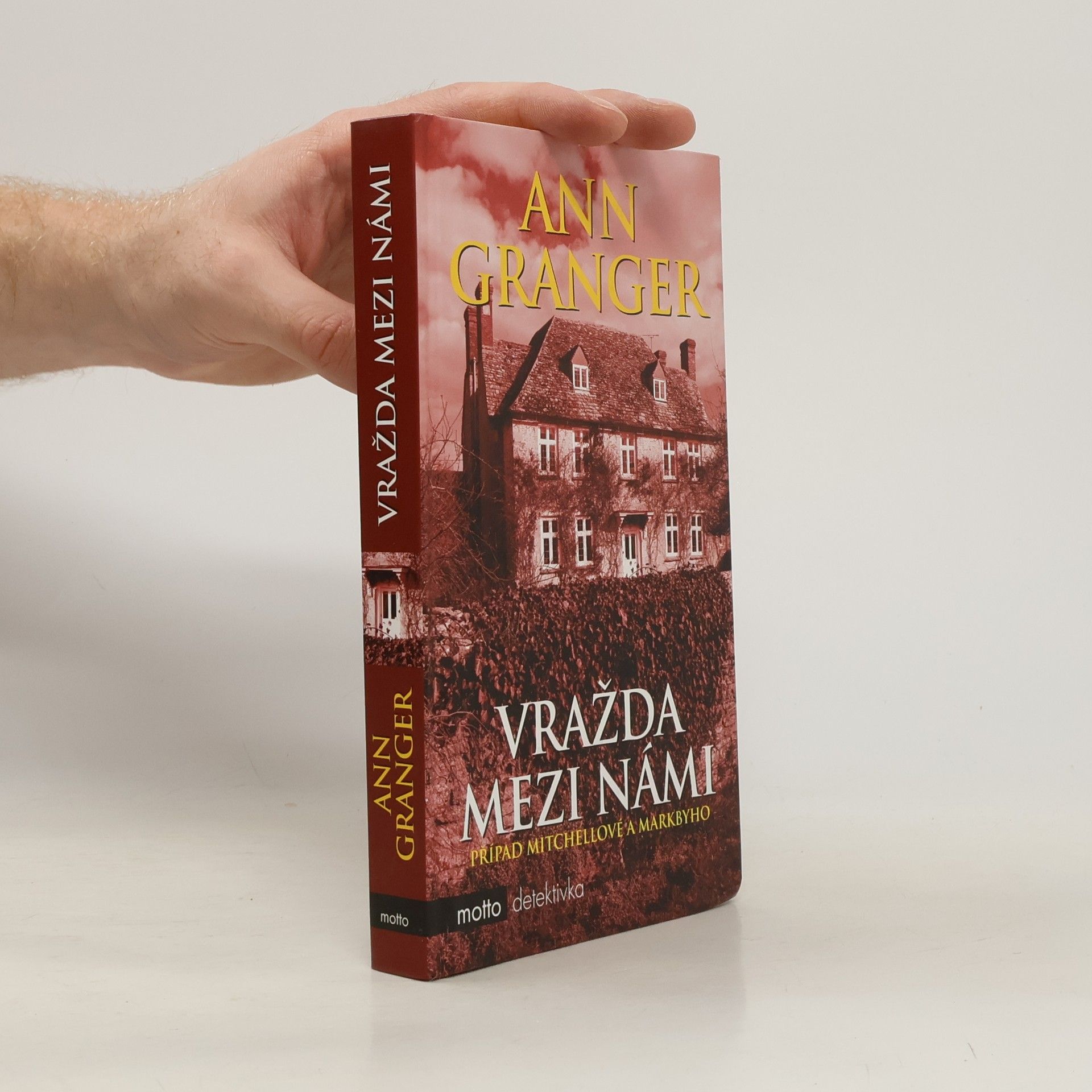 Ann Granger Vražda mezi námi