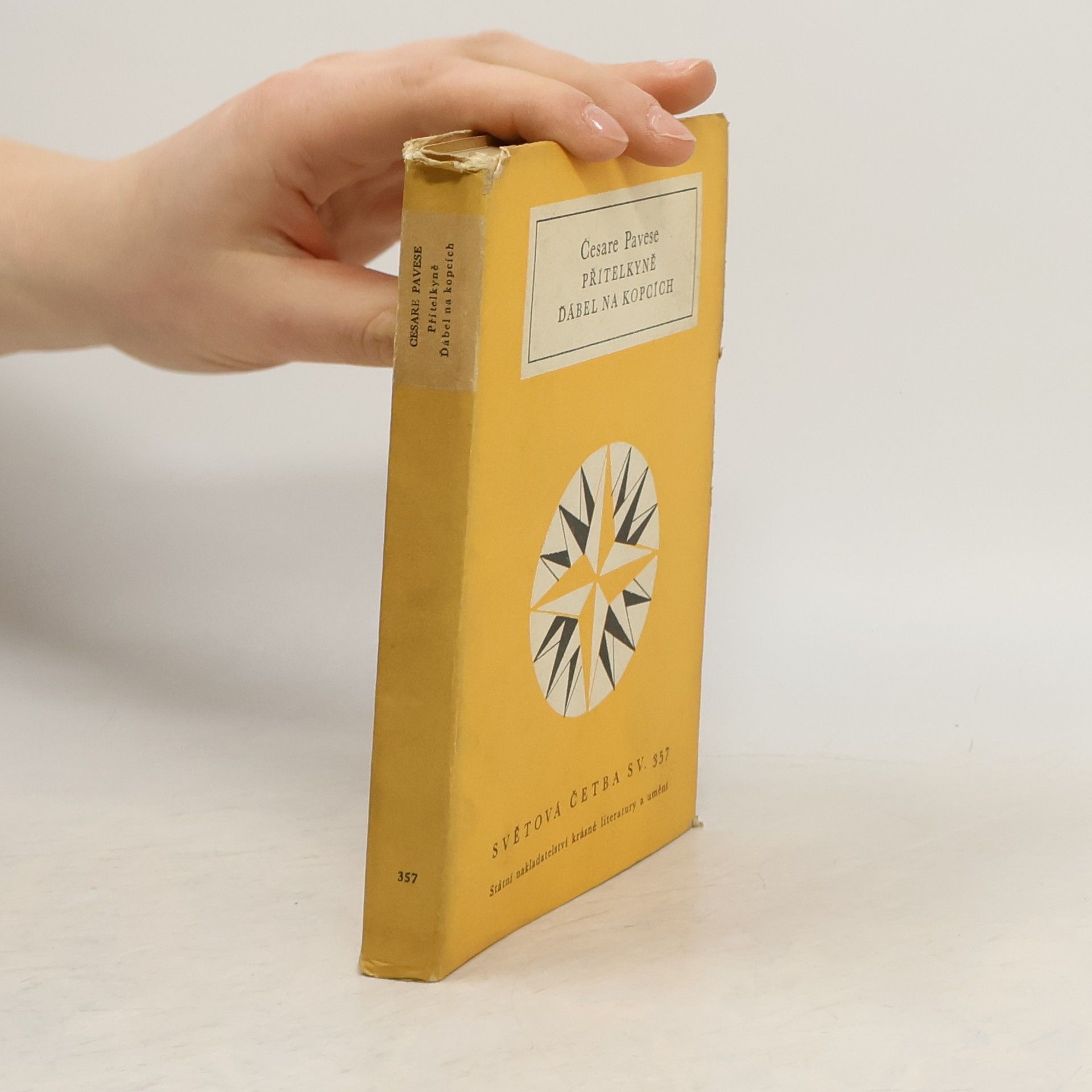 Cesare Pavese Přítelkyně. Ďábel na kopcích