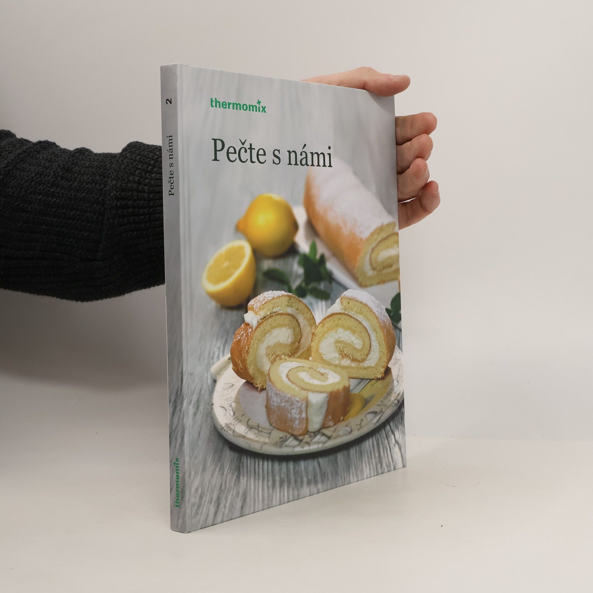 AA.VV. Pečte s námi