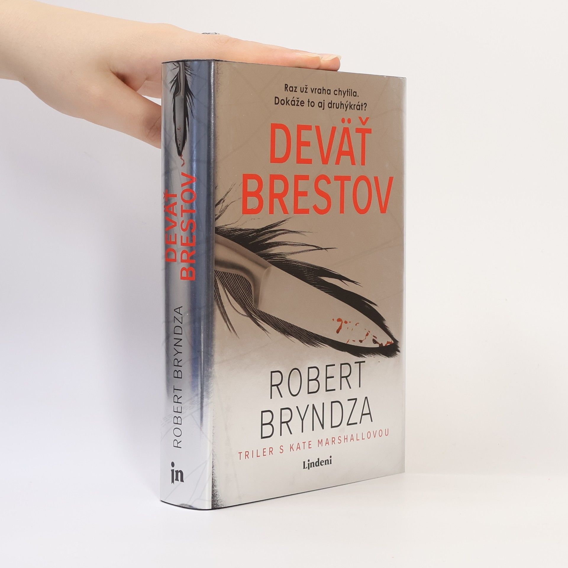 Robert Bryndza Deväť brestov