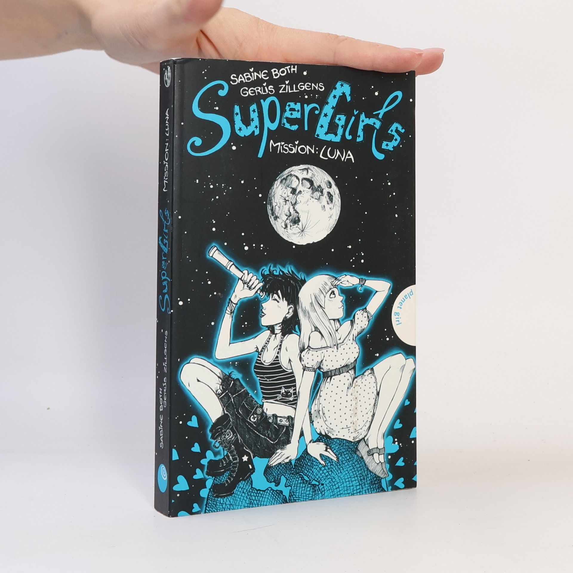 SuperGirls. Mission: Luna