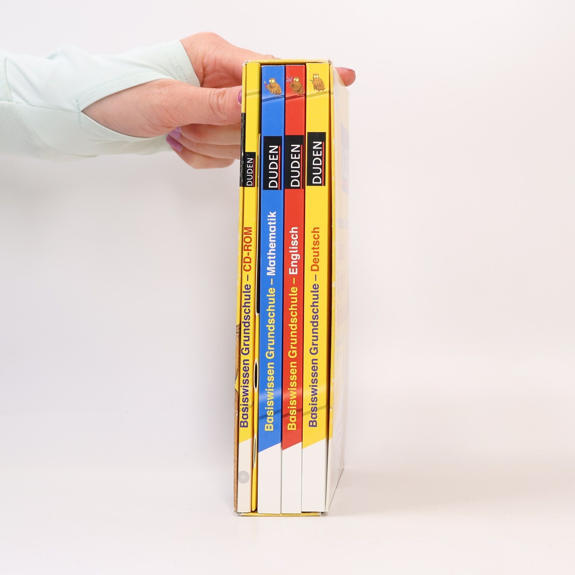 Angelika Neidthardt Duden Basiswissen Grundschule. Kassette Deutsch, Mathematik, Englisch