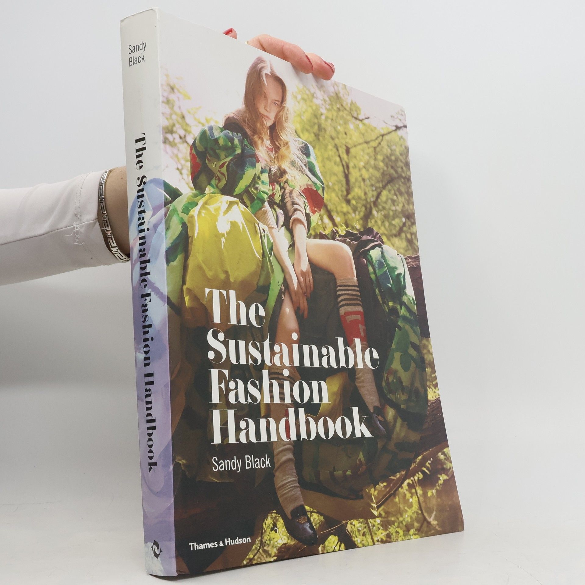 Sandy Black The sustainable fashion handbook