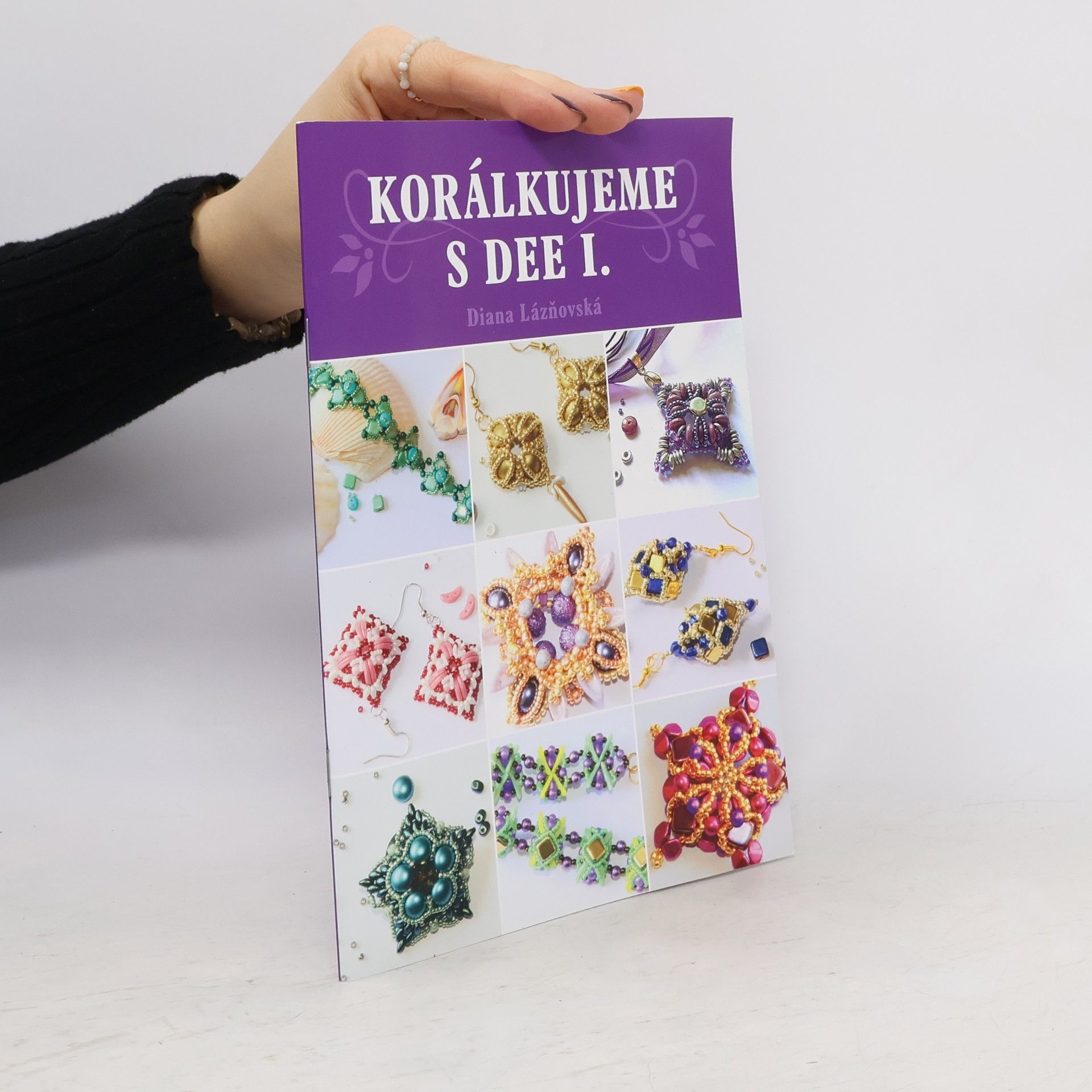 Korálkujeme s Dee I.