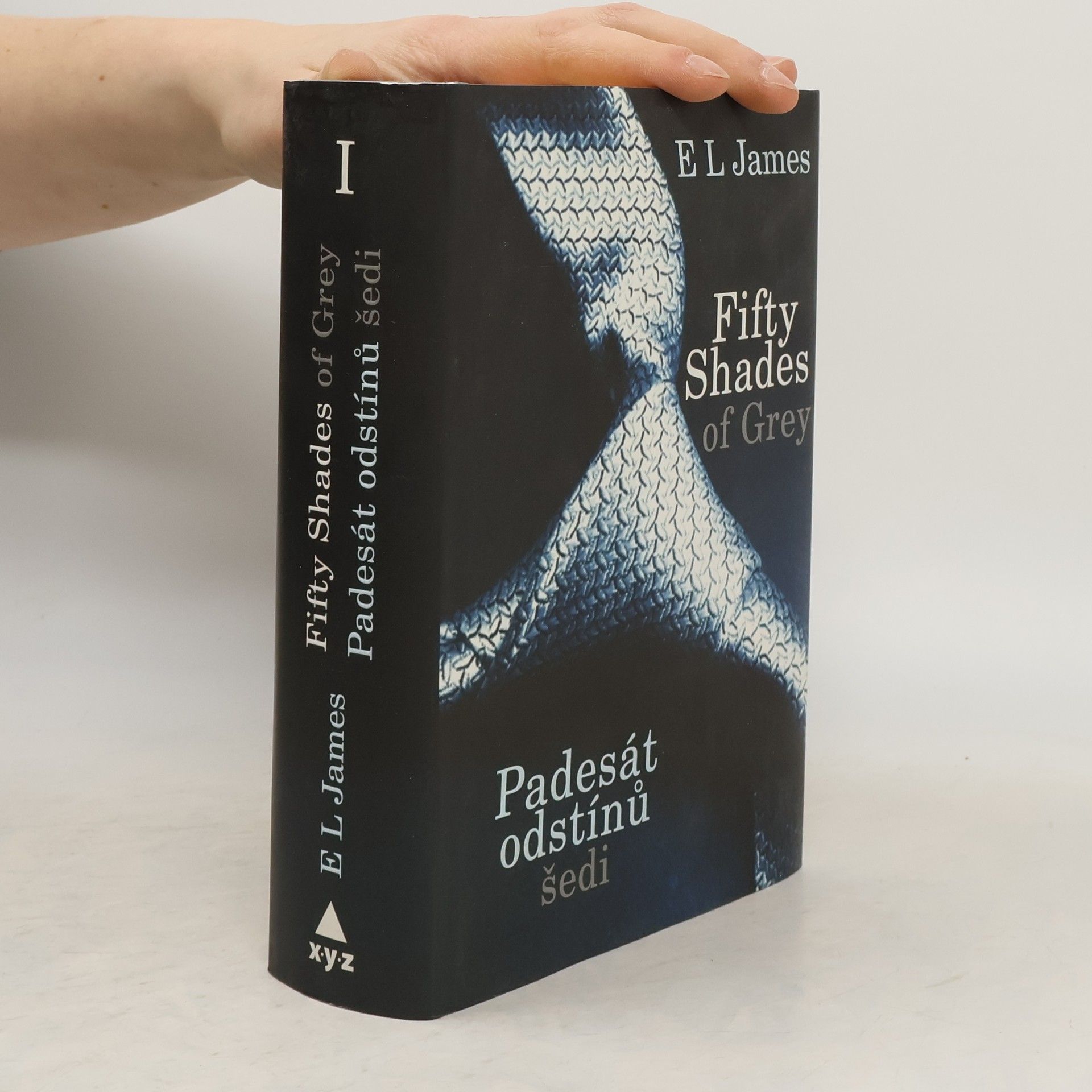 E. L. James Padesát odstínů šedi
