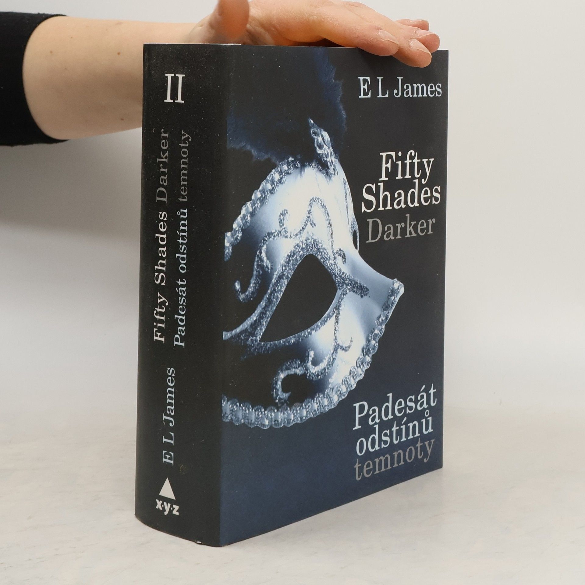 E L James Padesát odstínů temnoty