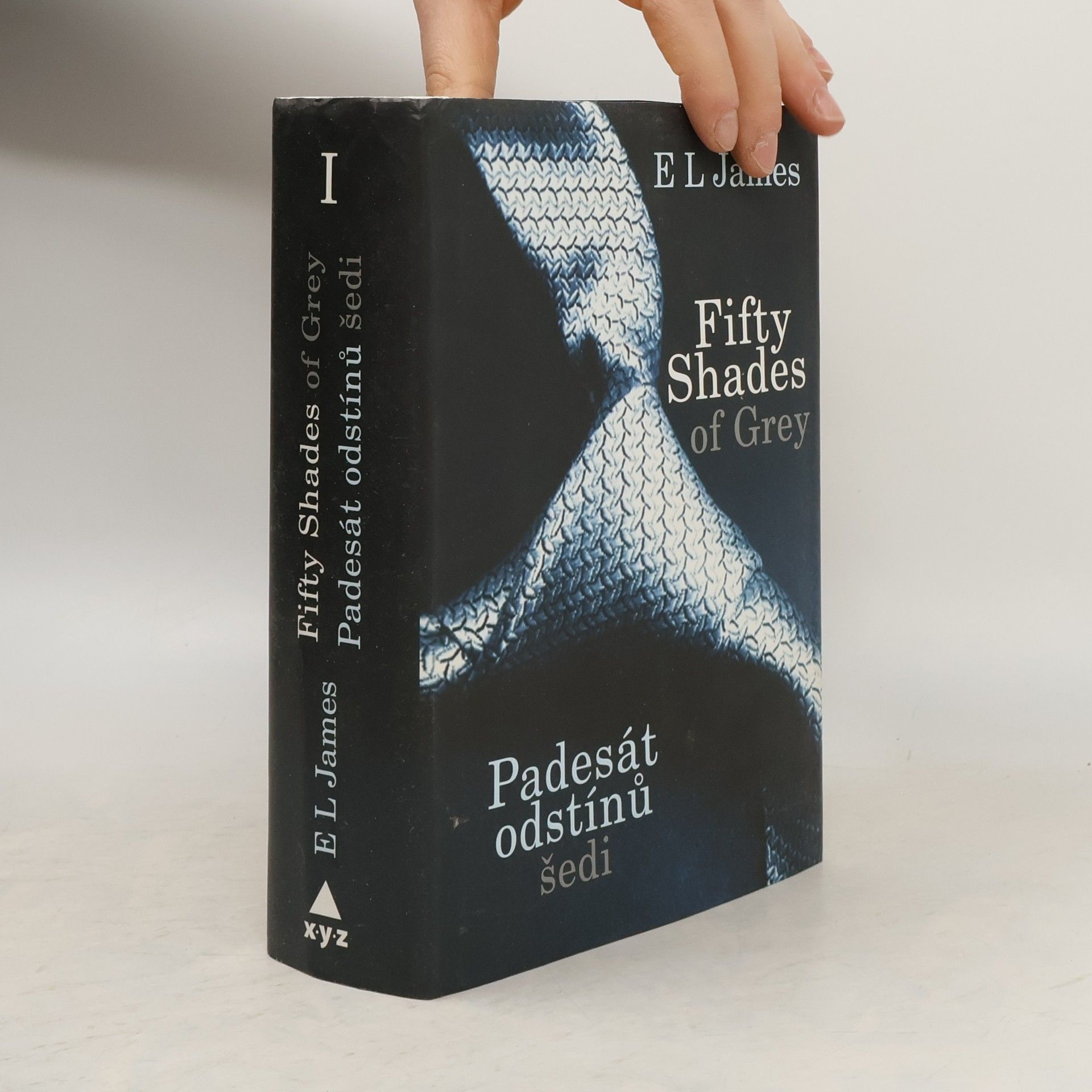 E. L. James Padesát odstínů šedi
