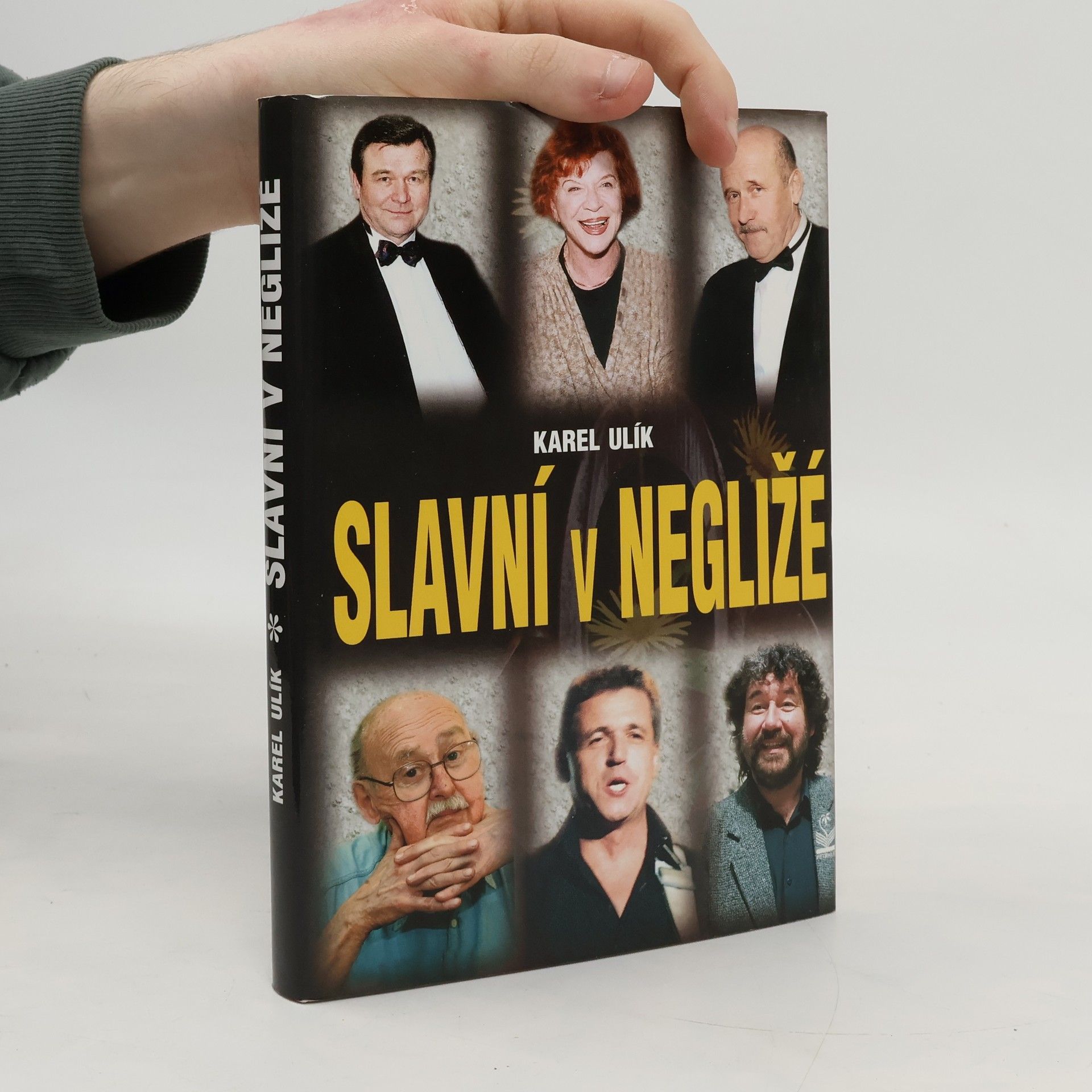 Slavní v negližé