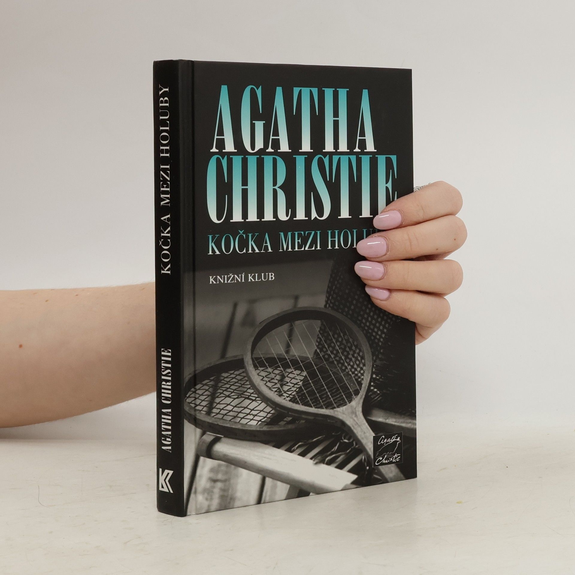 Agatha Christie Kočka mezi holuby