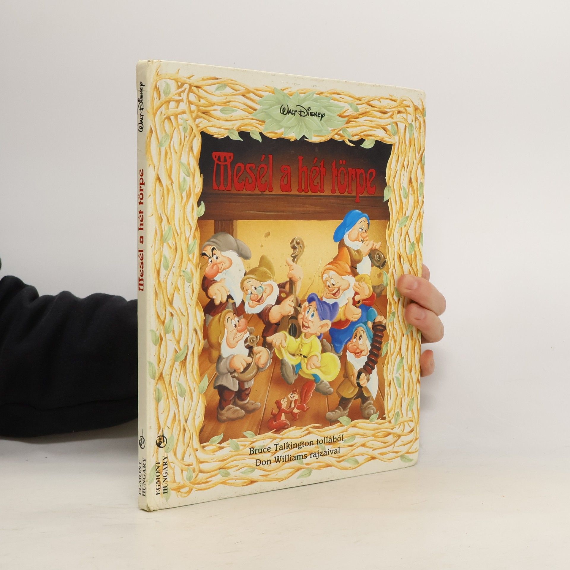 Mesél a hét törpe