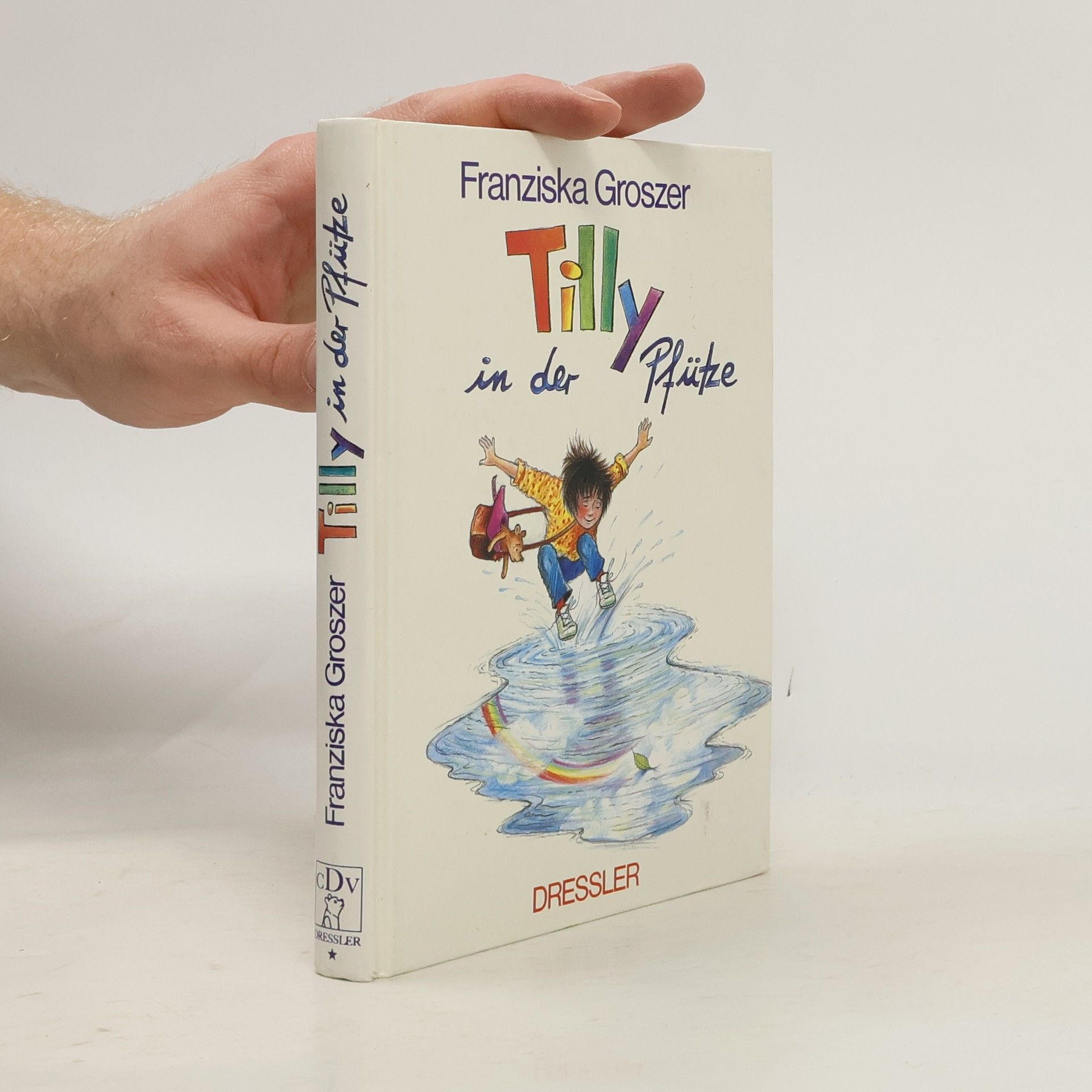 Tilly in der Pfütze