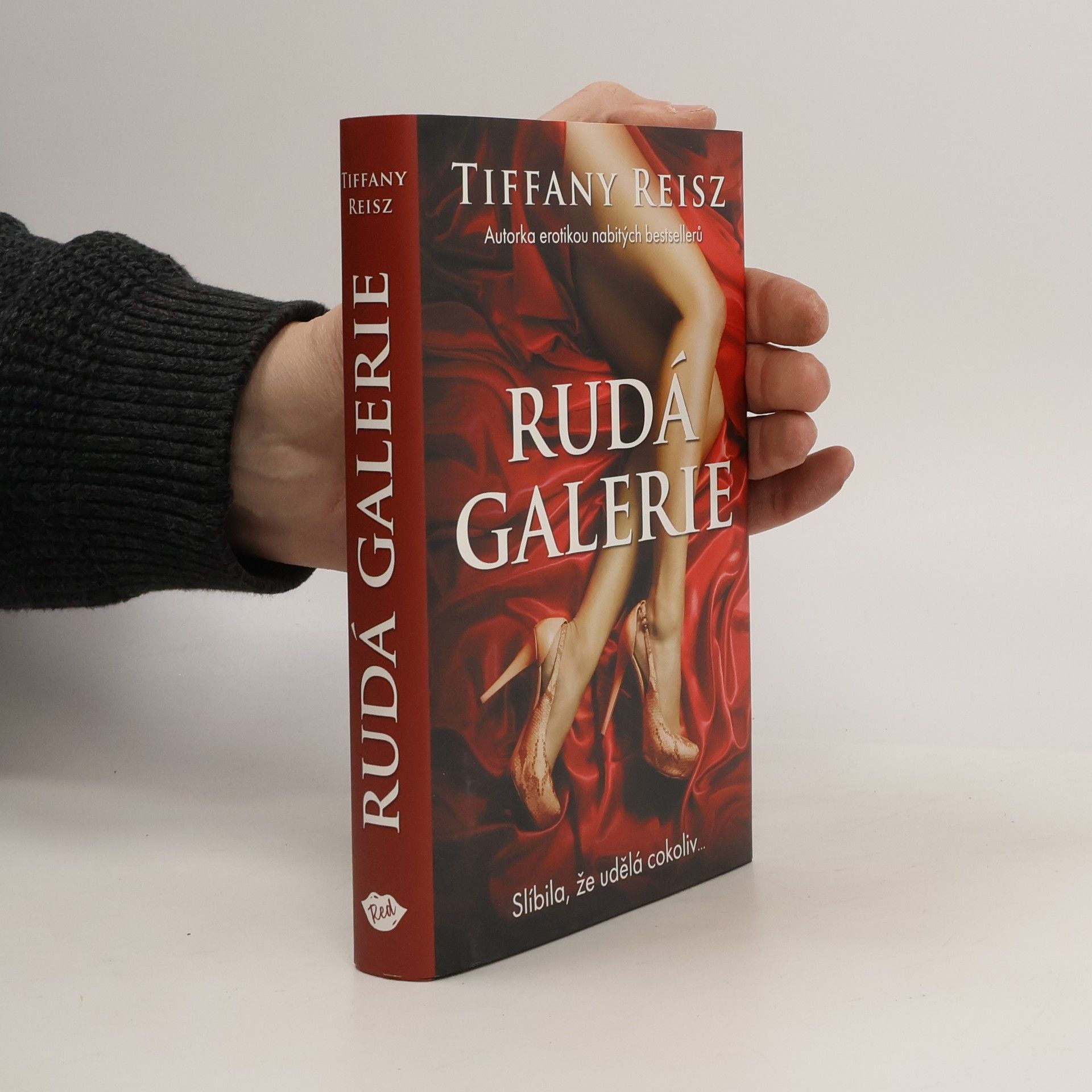 Tiffany Reisz Rudá galerie