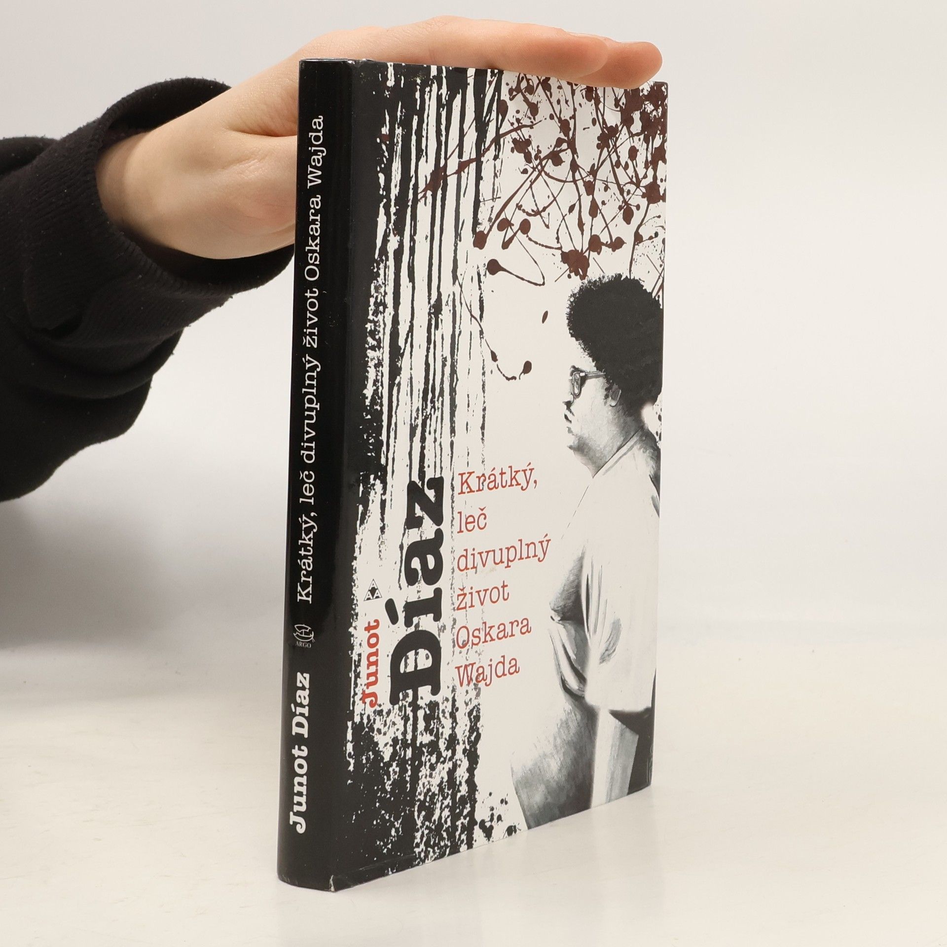 Junot Díaz Krátký, leč divuplný život Oskara Wajda