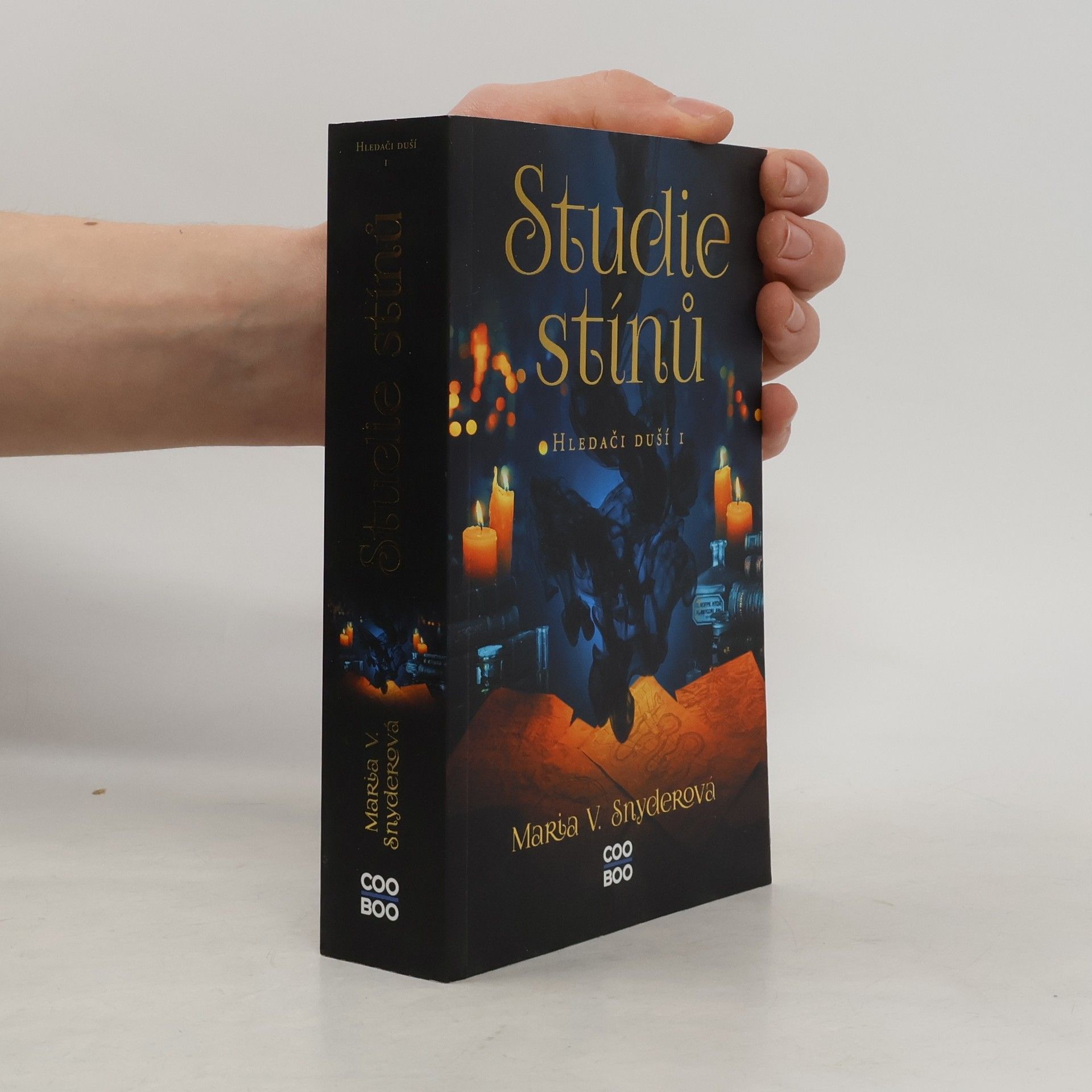 Maria V. Snyder Studie stínů. Hledači duší I.