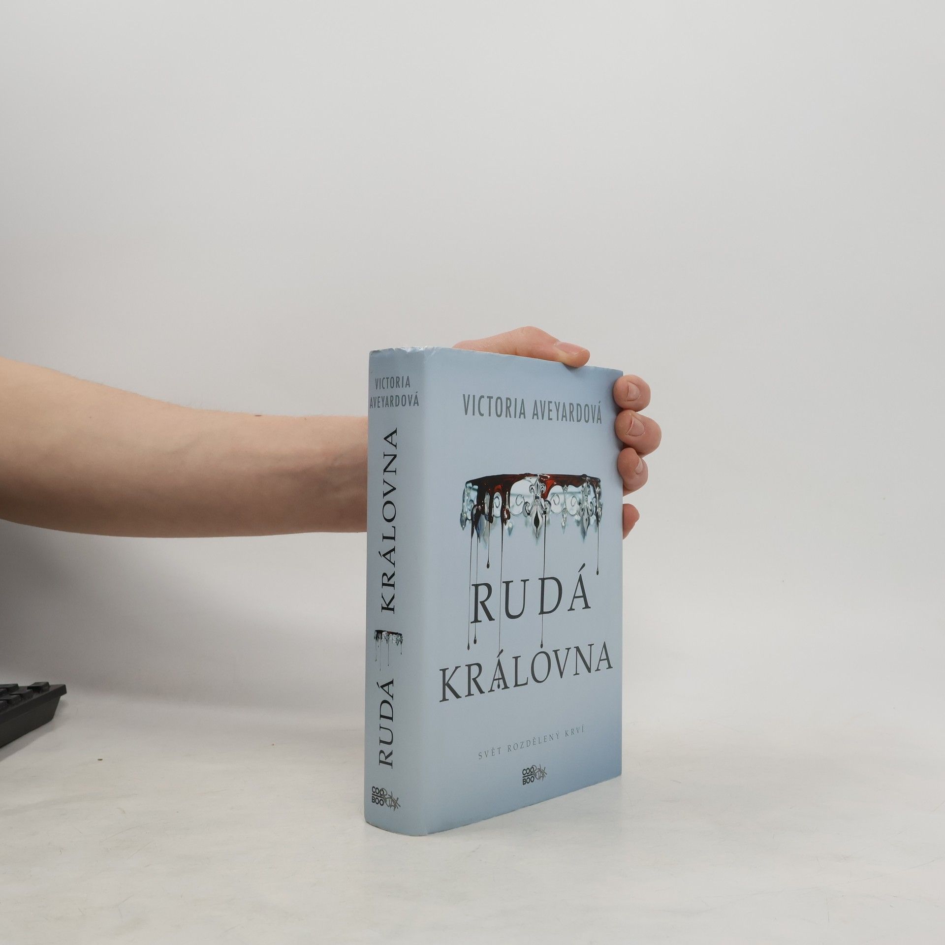 Victoria Aveyard Rudá královna. 1. díl