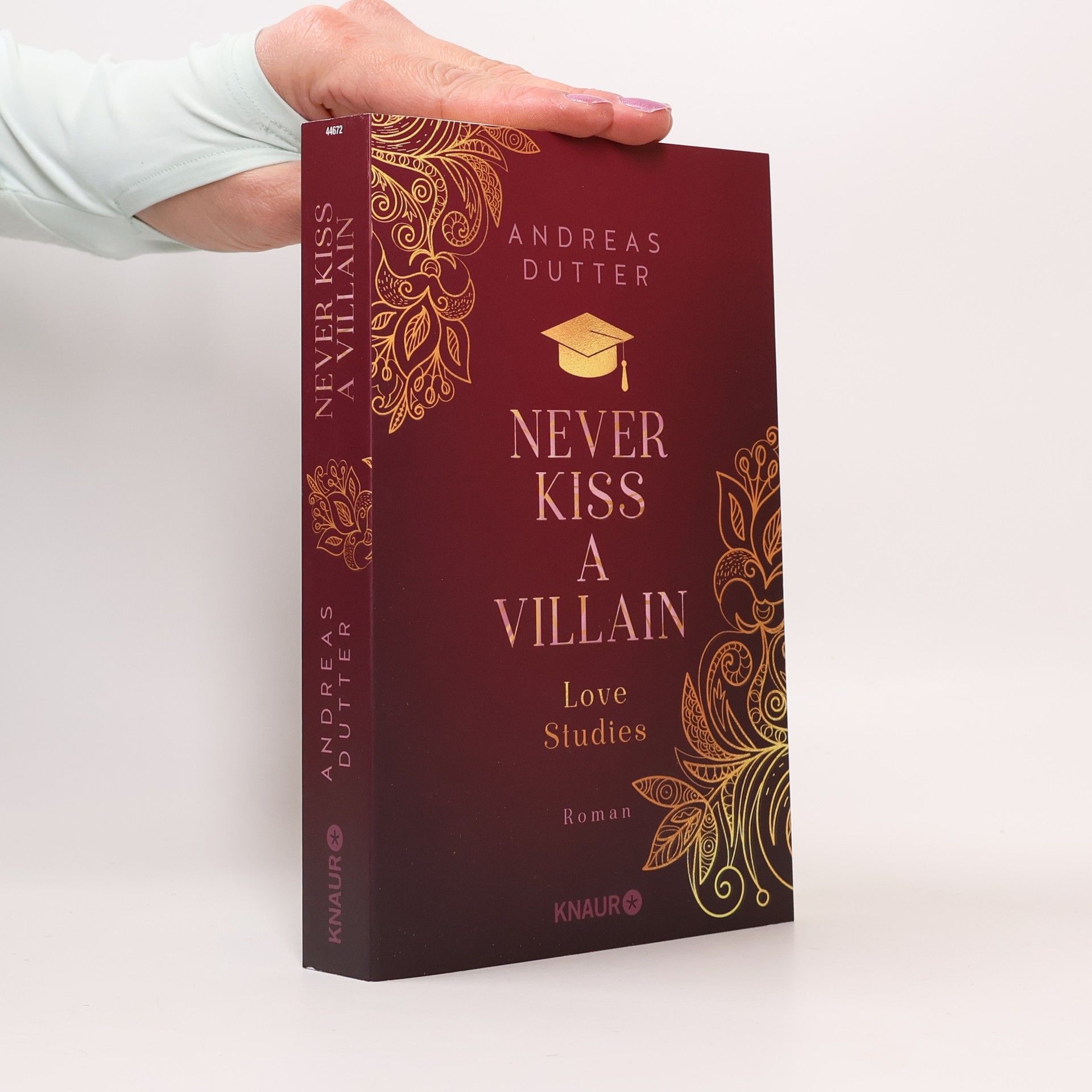 Andreas Dutter Love Studies: Never Kiss a Villain
