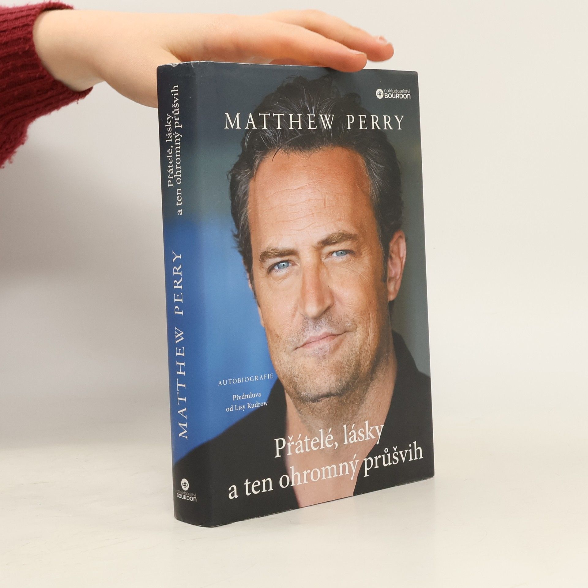 Matthew Perry Přátelé, lásky a ten ohromný průšvih