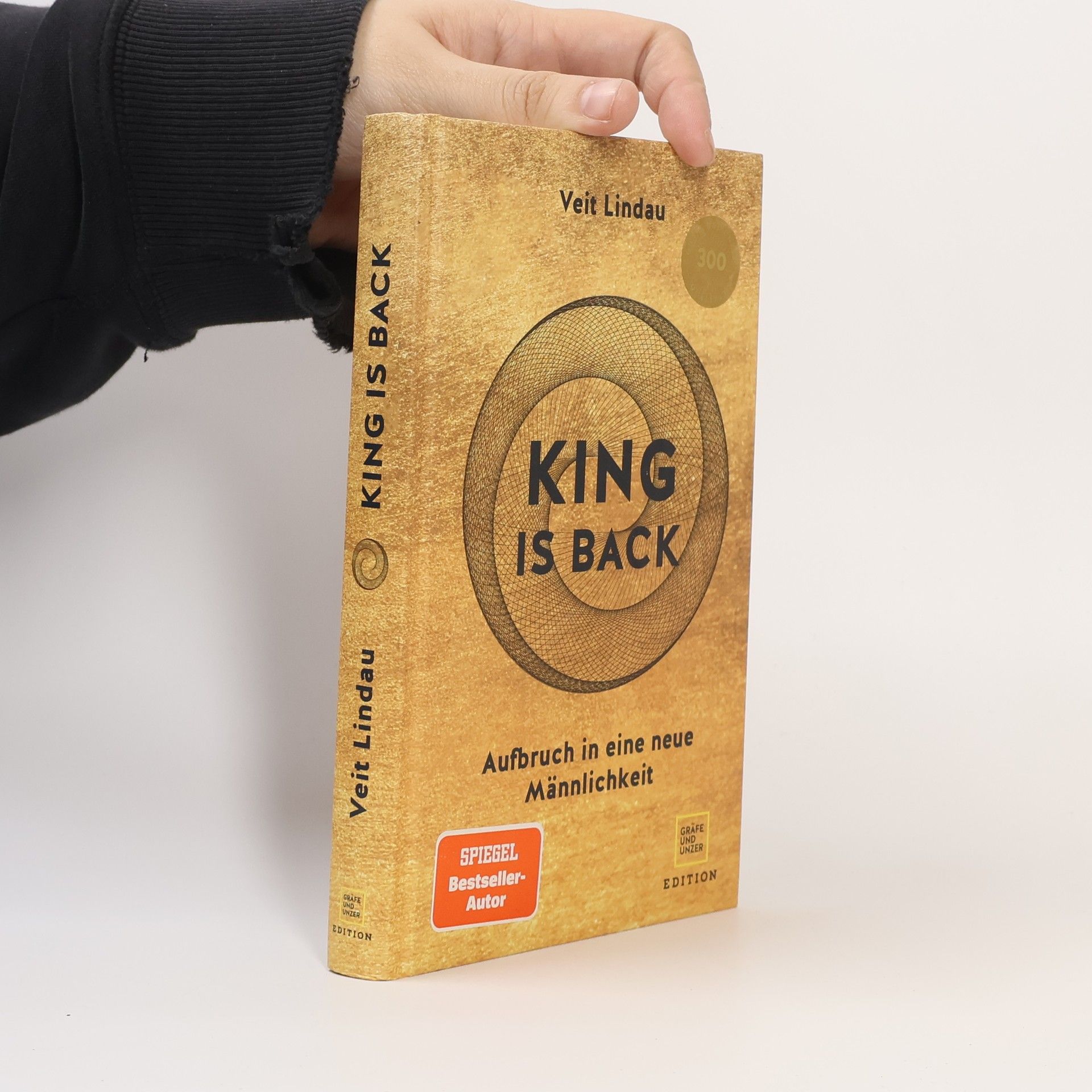 Veit Lindau King is back