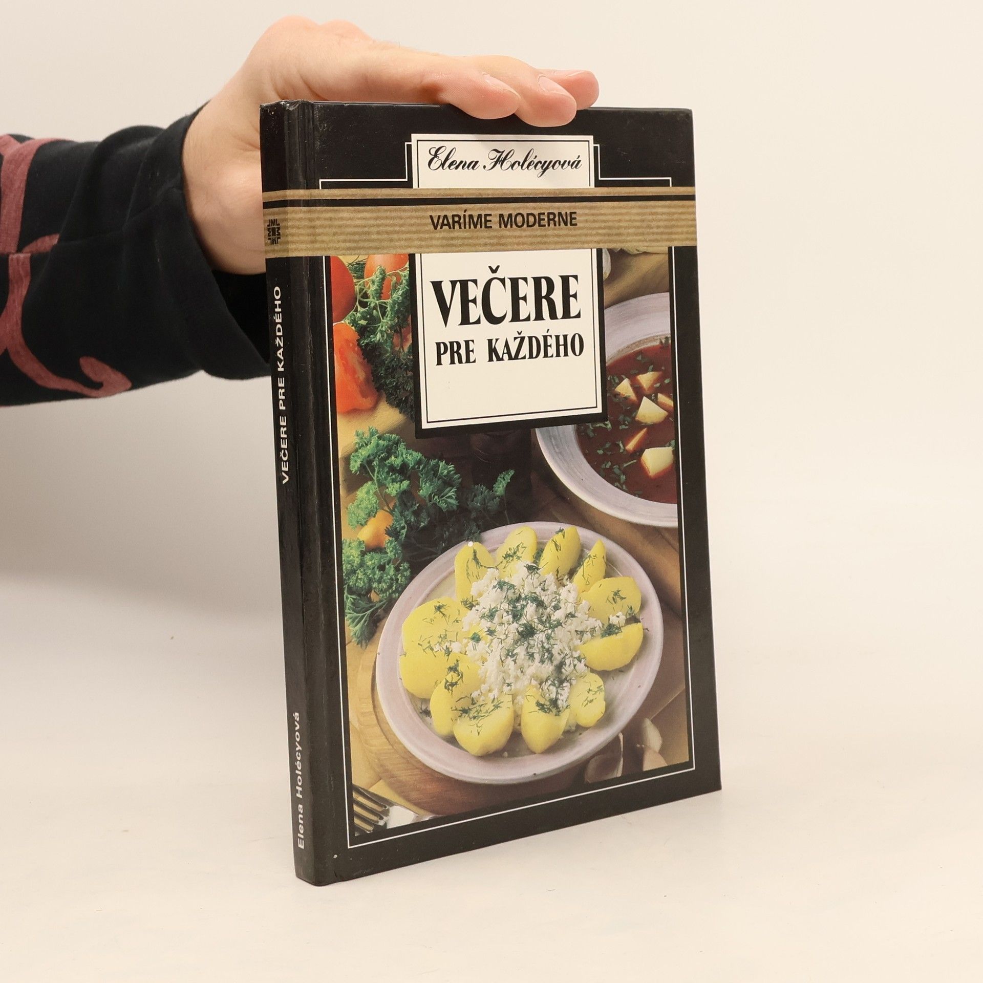 Elena Holécyová Večere pre každého
