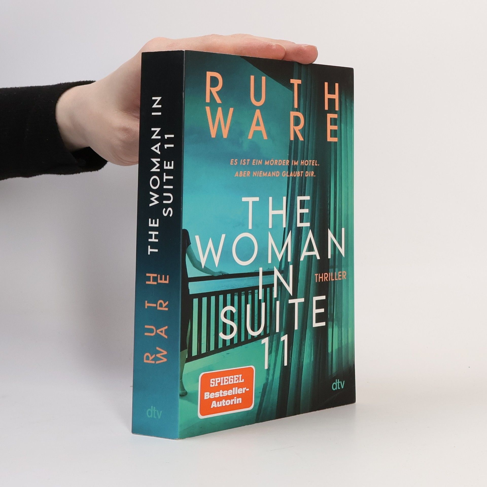 Ruth Ware The Woman in Suite 11