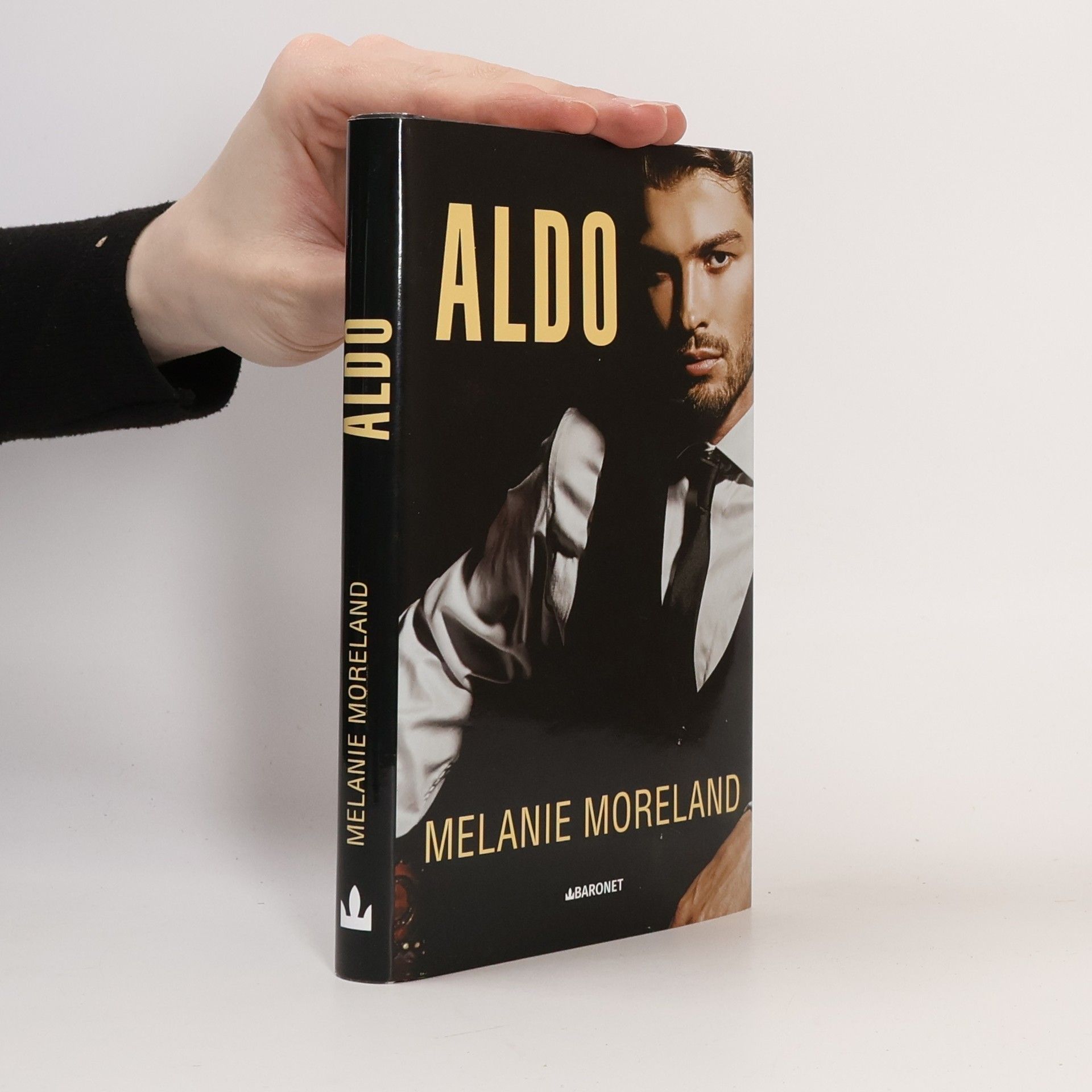 Melanie Moreland Aldo