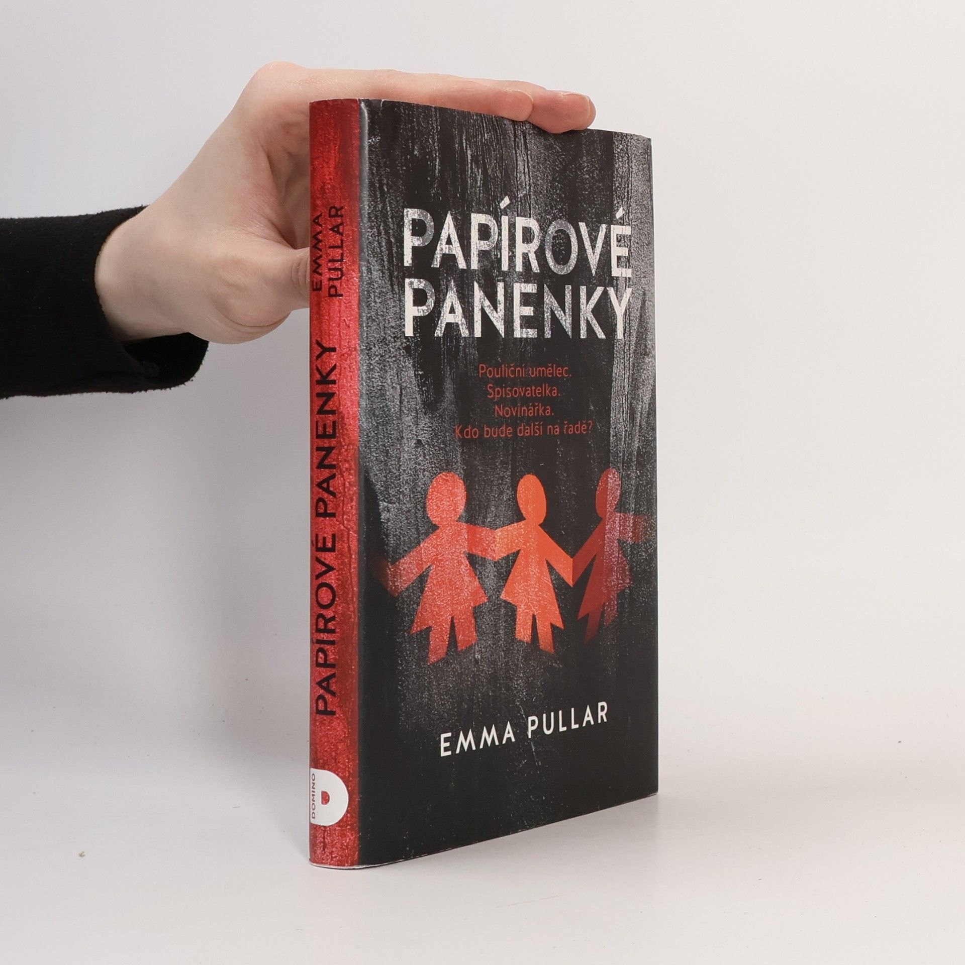 Emma Pullar Papírové panenky