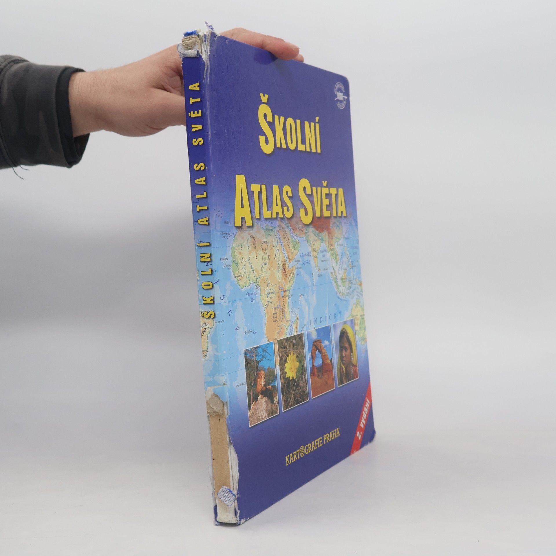 Kolektiv autorů Školní atlas světa