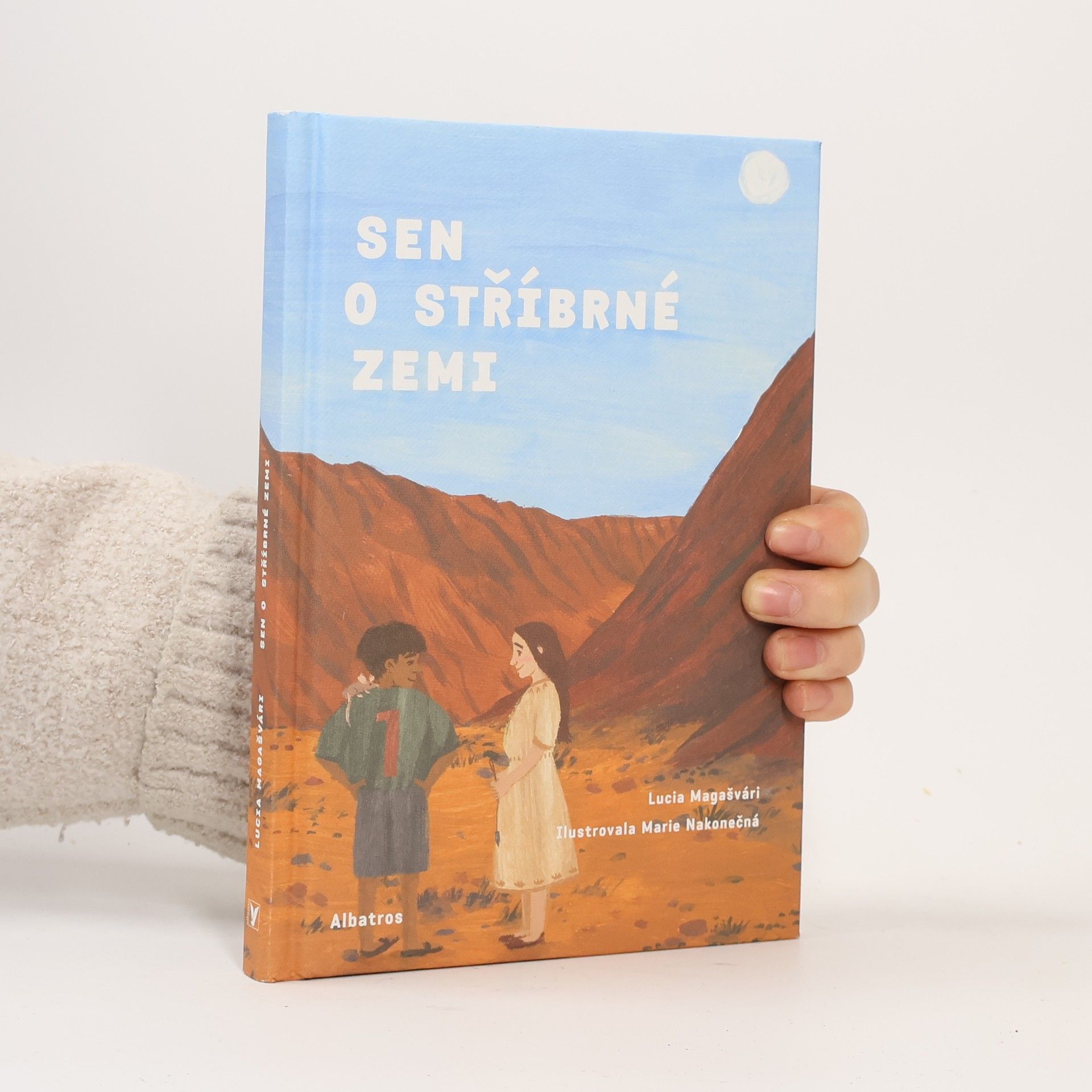 Lucia Magašvári Sen o stříbrné zemi