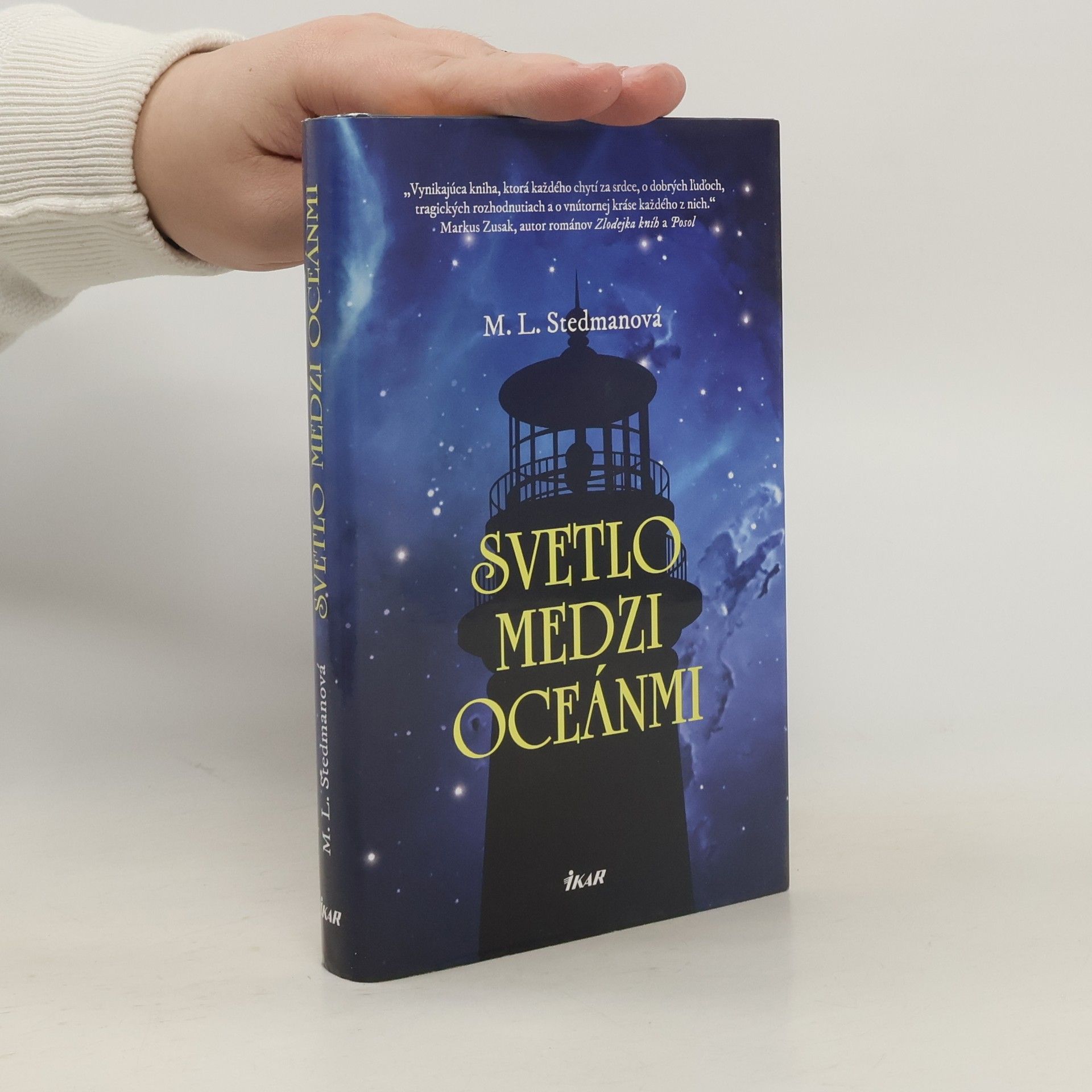 M. L. Stedman Svetlo medzi oceánmi