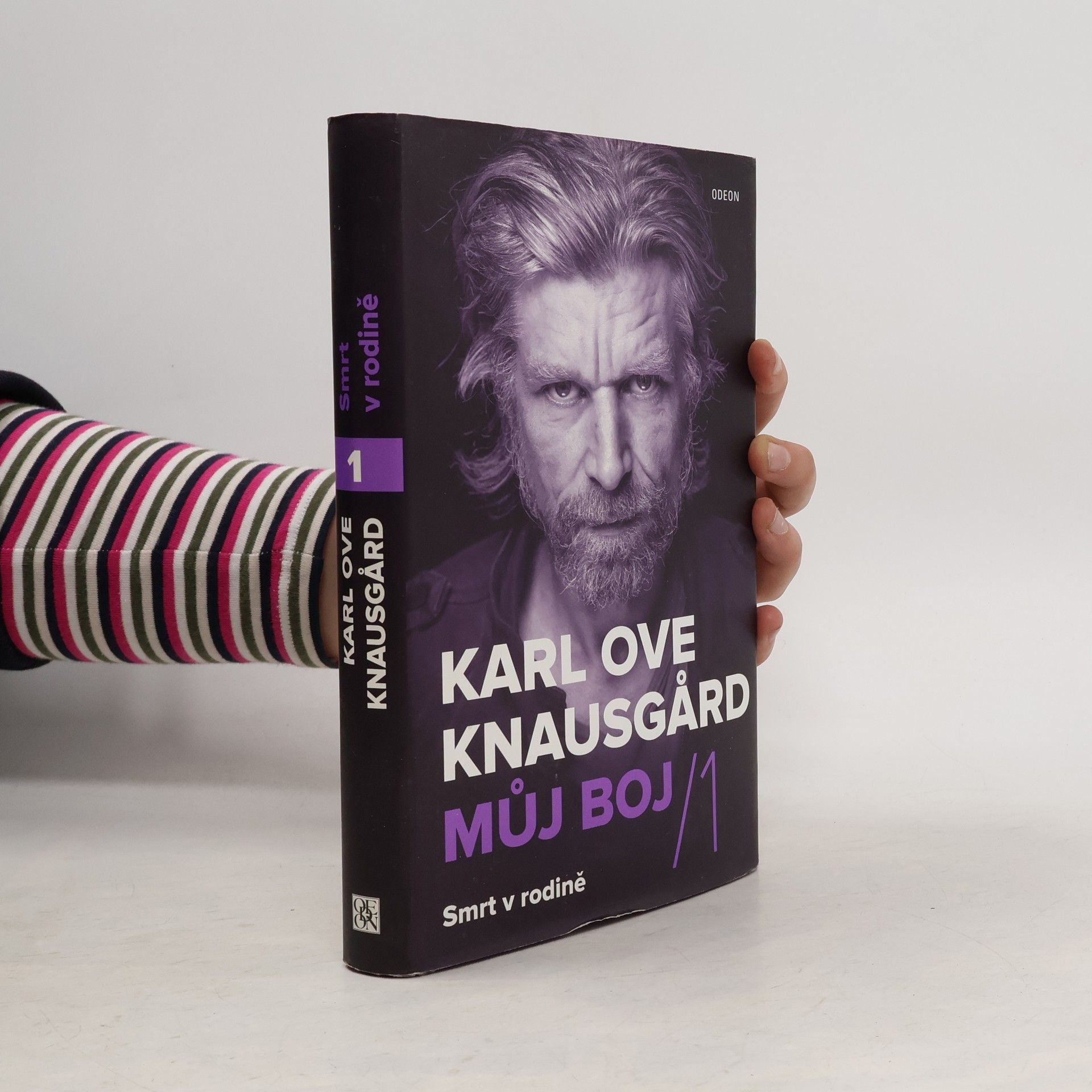 Karl Ove Knausgaard Můj boj. 1, Smrt v rodině