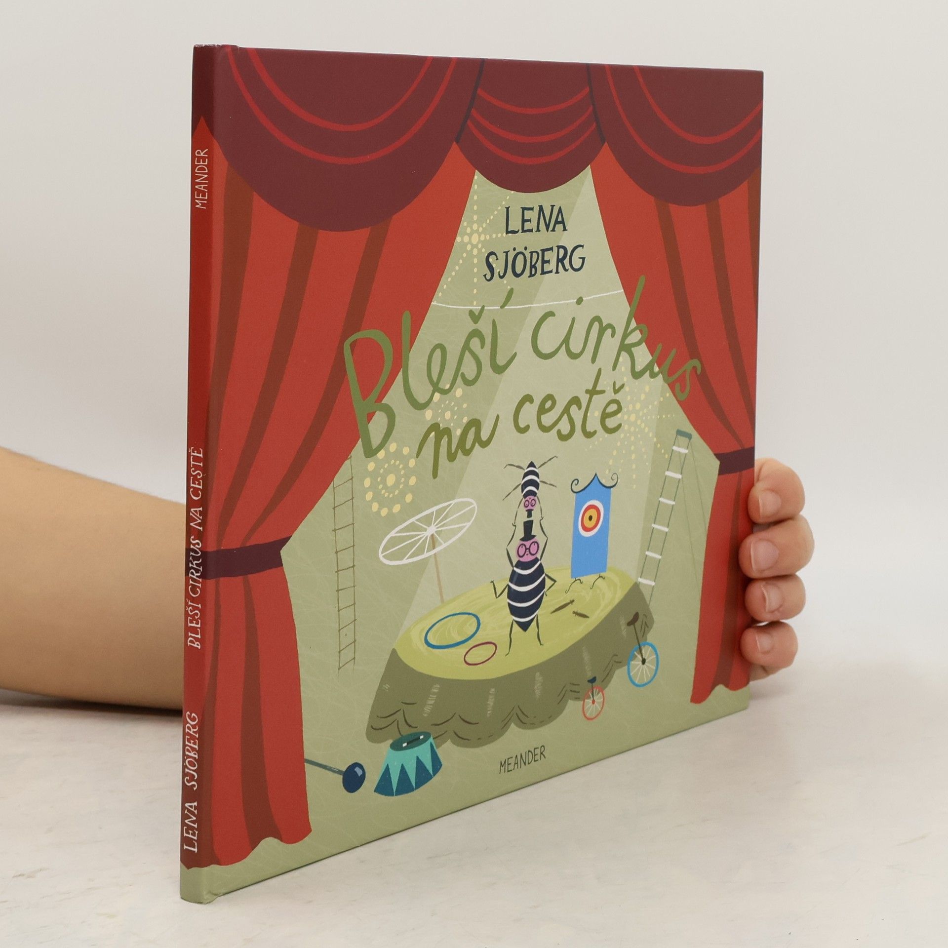 Lena Sjöberg Bleší cirkus na cestě