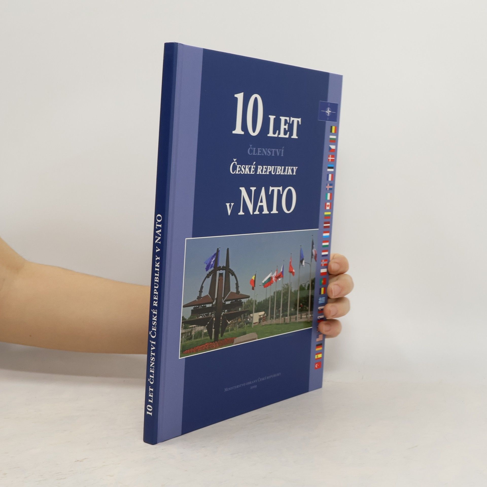 Autorenkollektiv 10 let členství České republiky v NATO