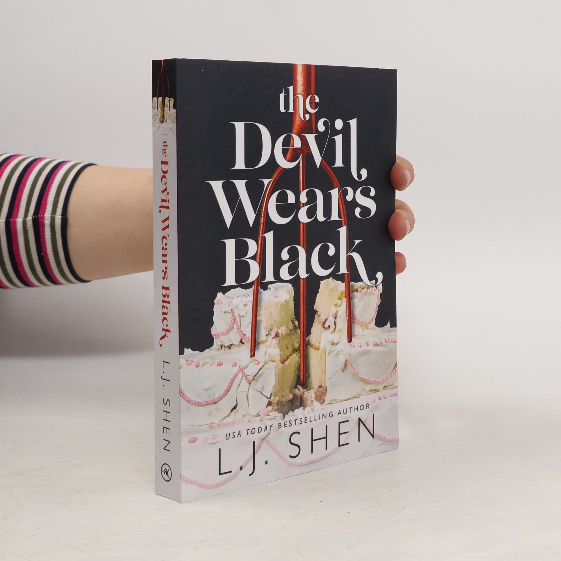 Shen Fu The Devil Wears Black