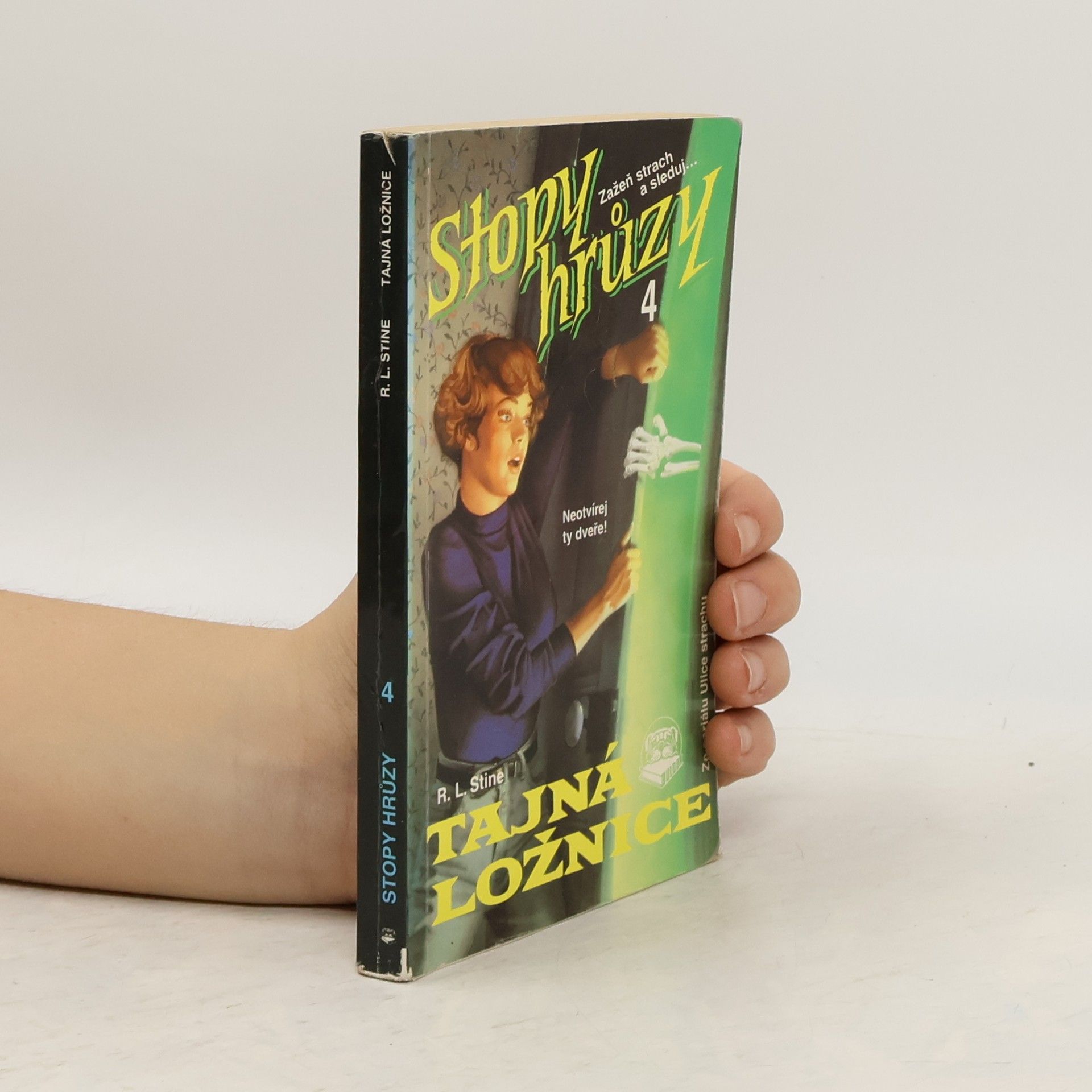 R. L. Stine Tajná ložnice. Stopy hrůzy 4.