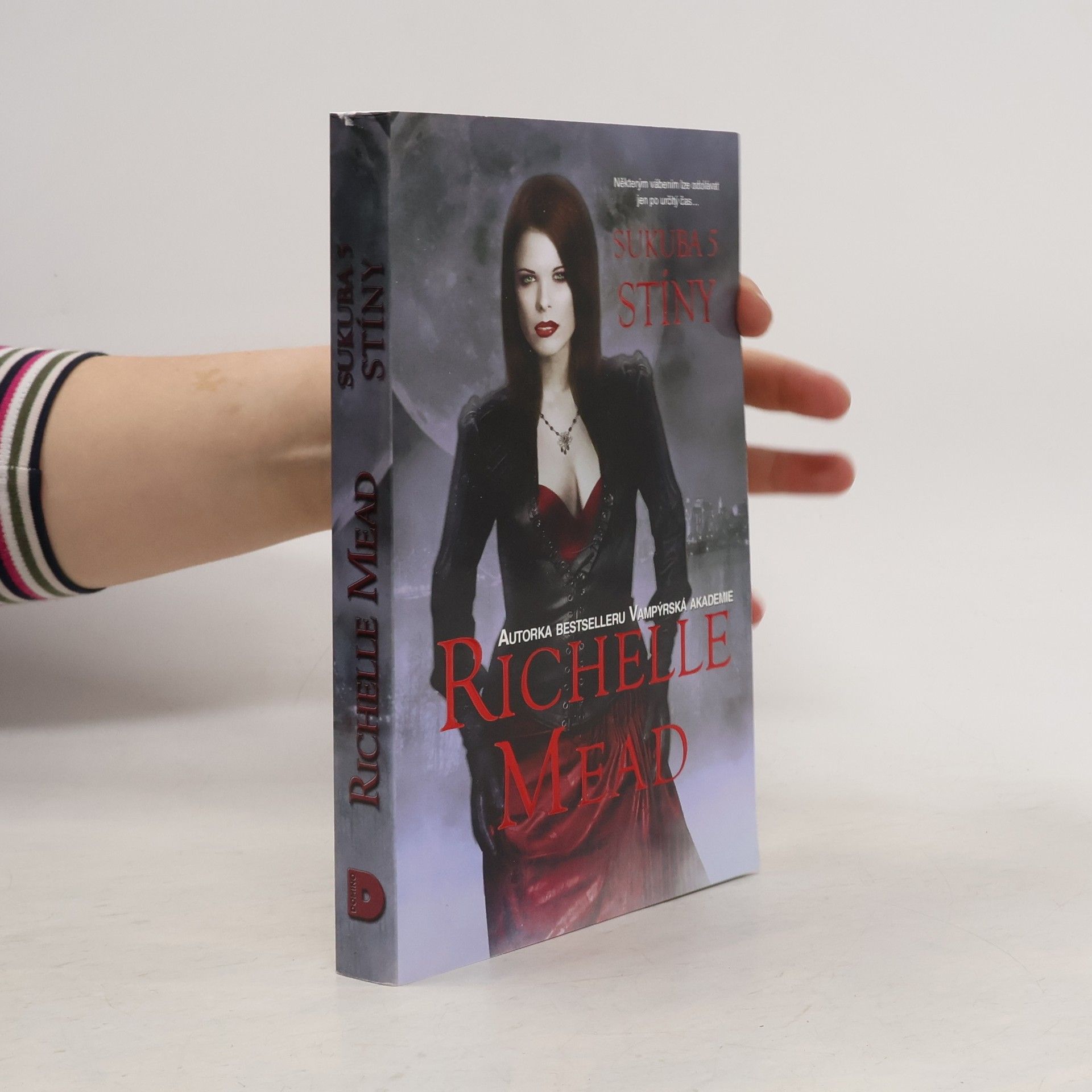 Richelle Mead Sukuba 5. Stíny