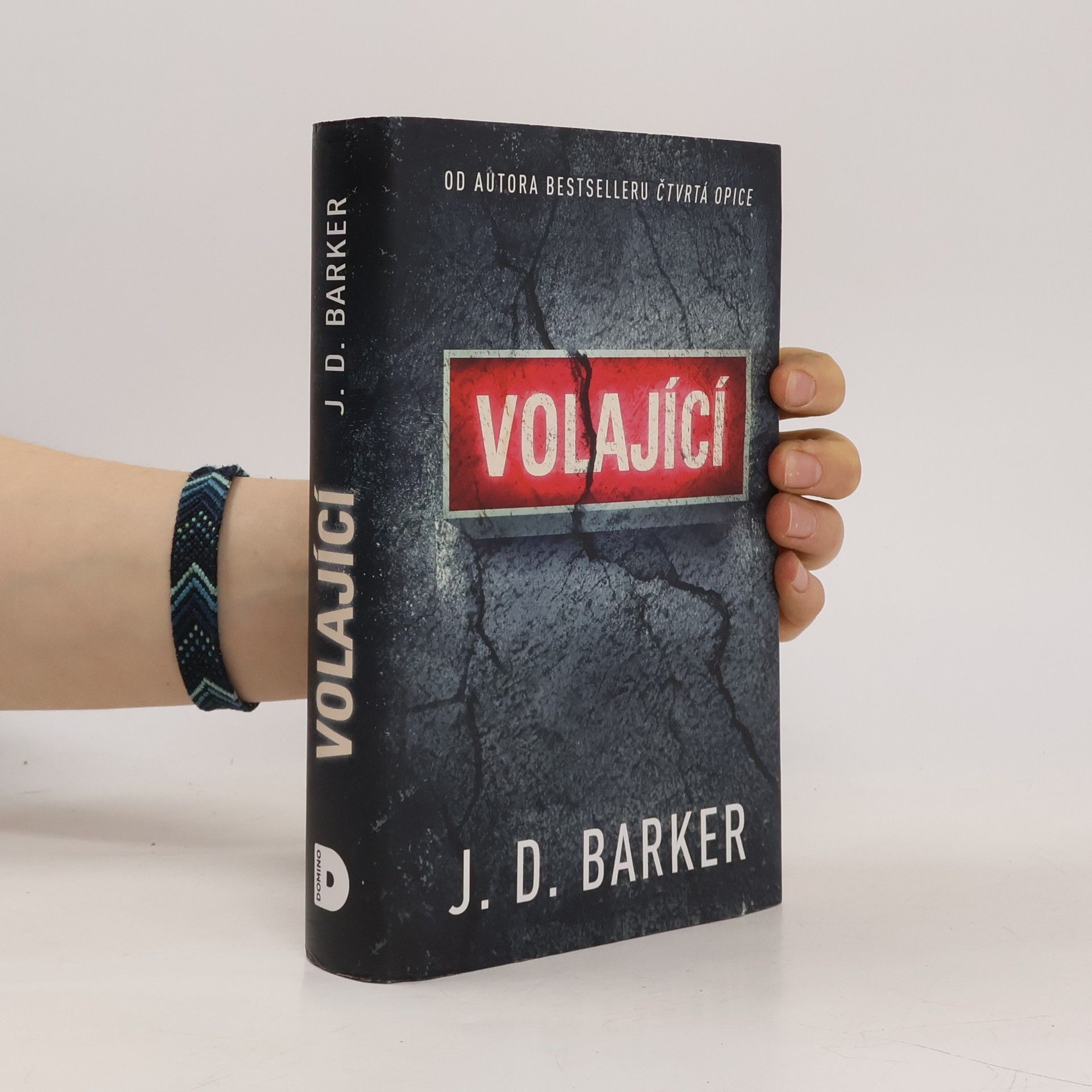 J. D. (Jonathan Dylan) Barker Volající