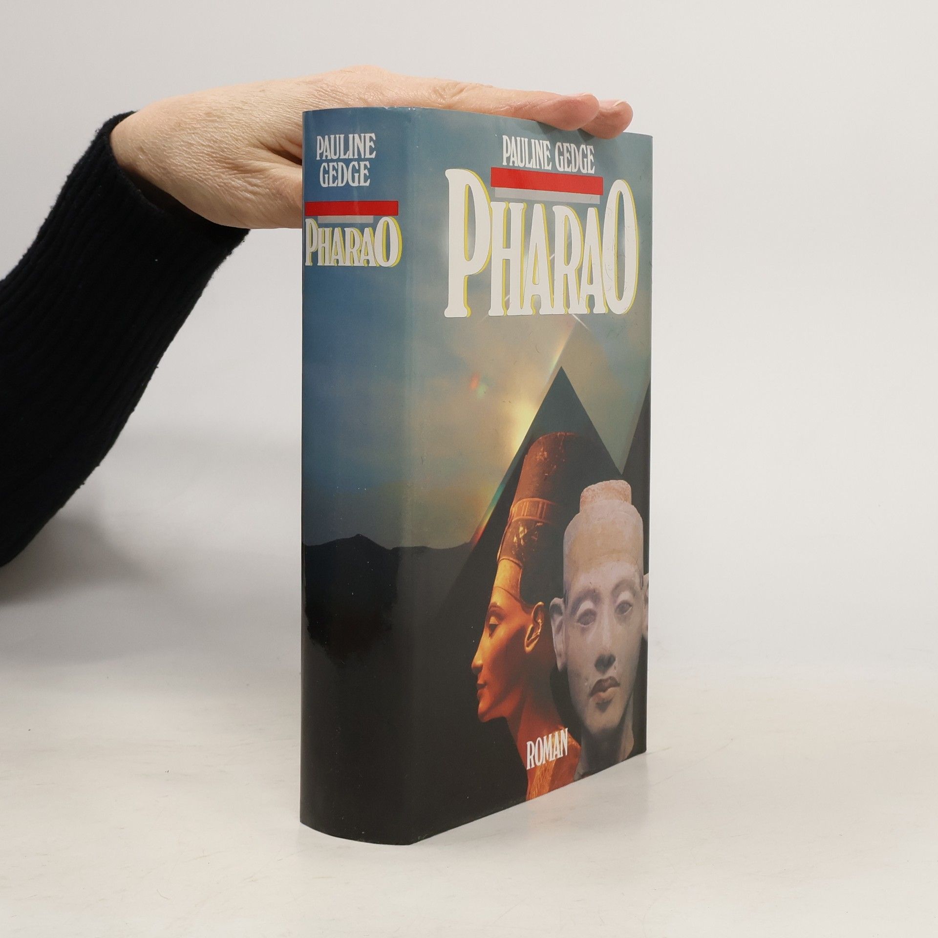 Pauline Gedge Pharao