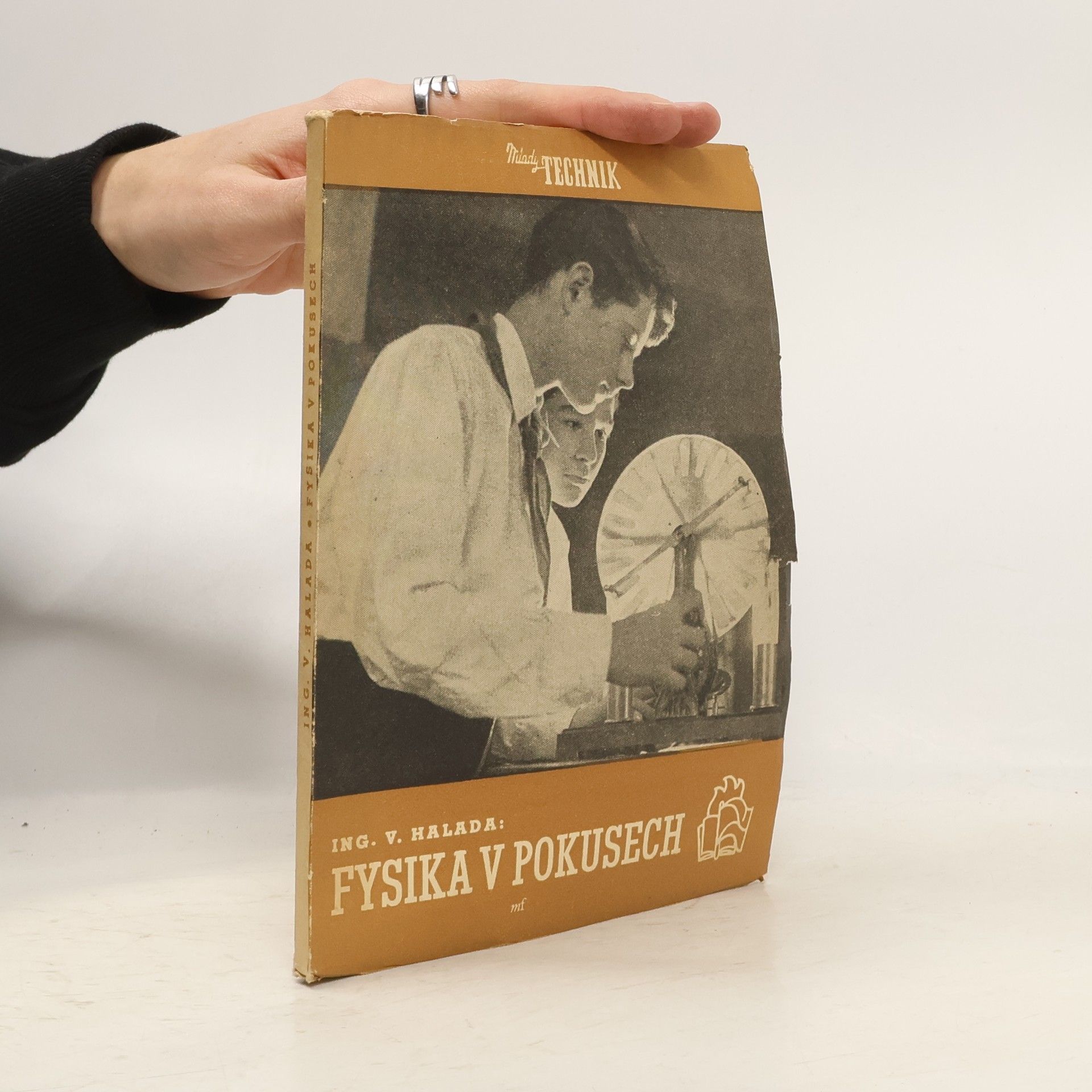 Halada Vladimír Fysika v pokusech