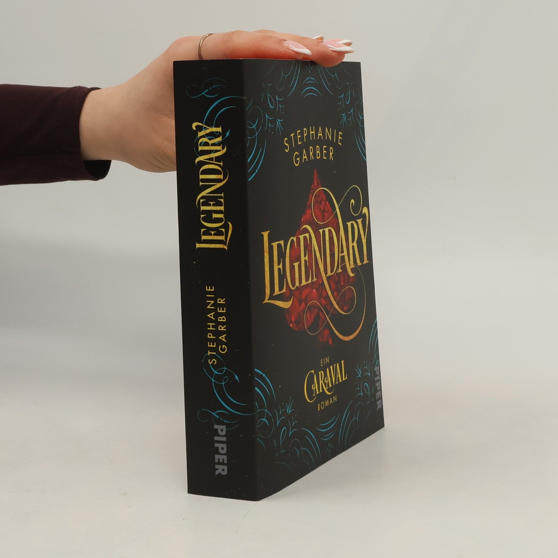 Stephanie Garber Legendary