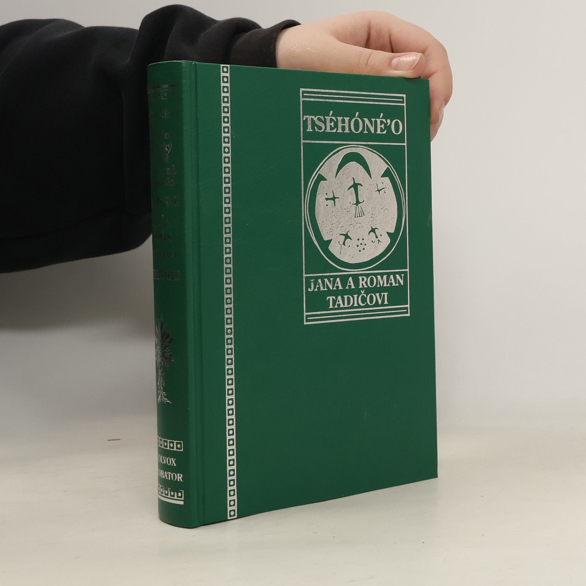 Roman Tadič Tséhóné’o. Příruční šajenský herbář pro mírně pokročilé