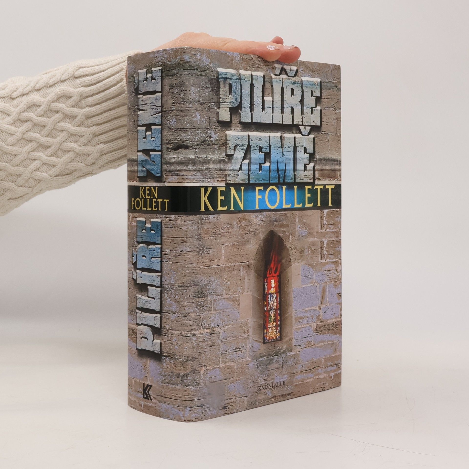 Ken Follett Pilíře země