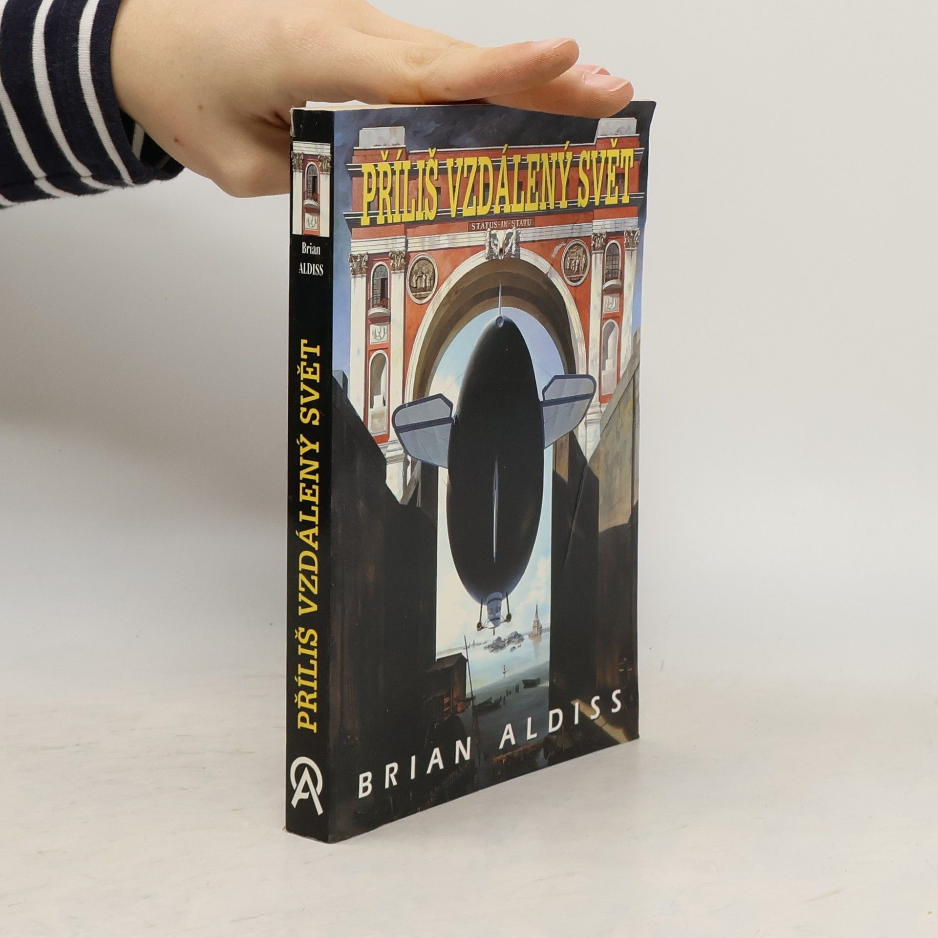Brian Aldiss Příliš vzdálený svět